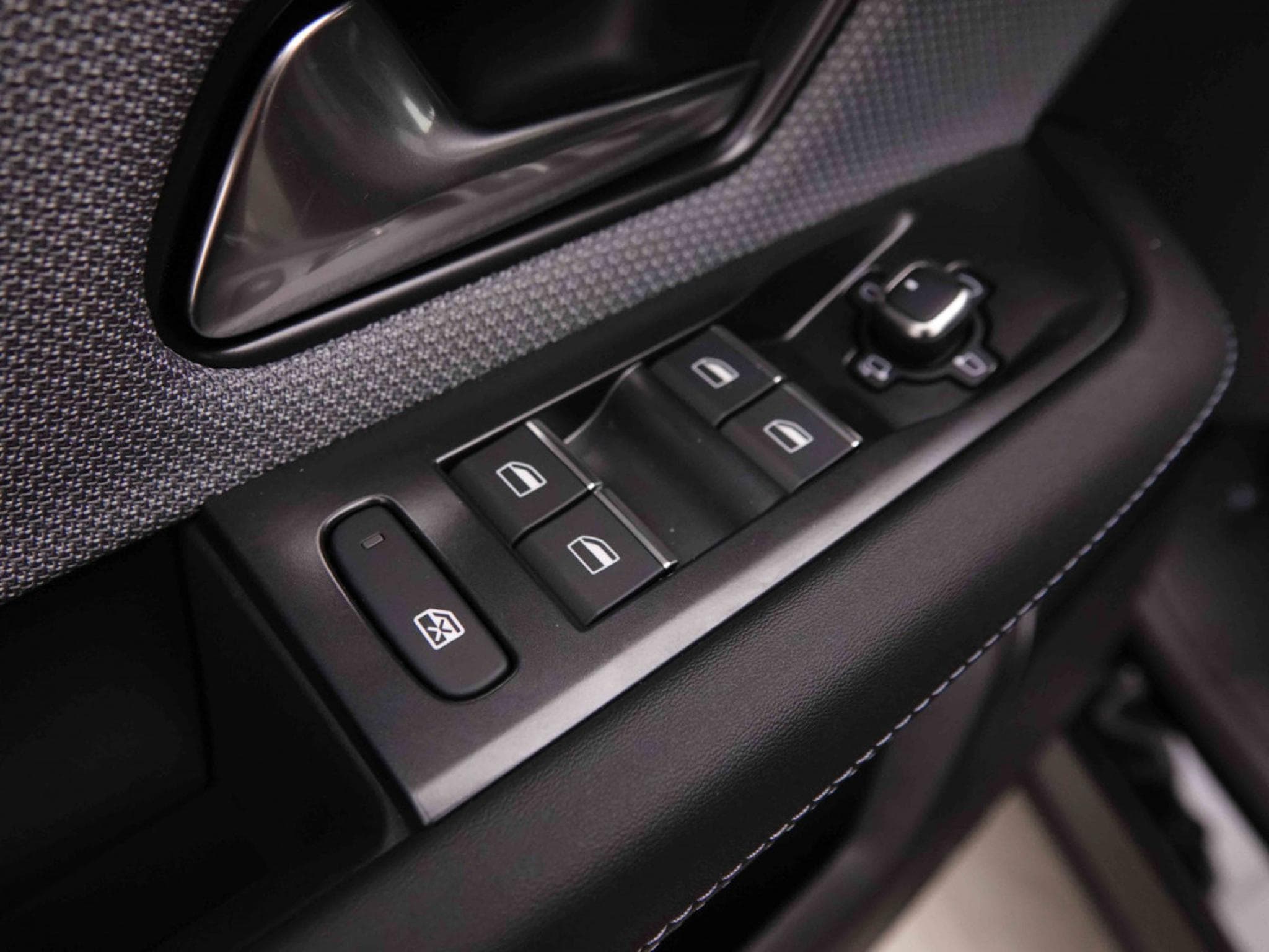 Opel Grandland 1.2 T Hybrid 145 GS (2025) - Photo 19