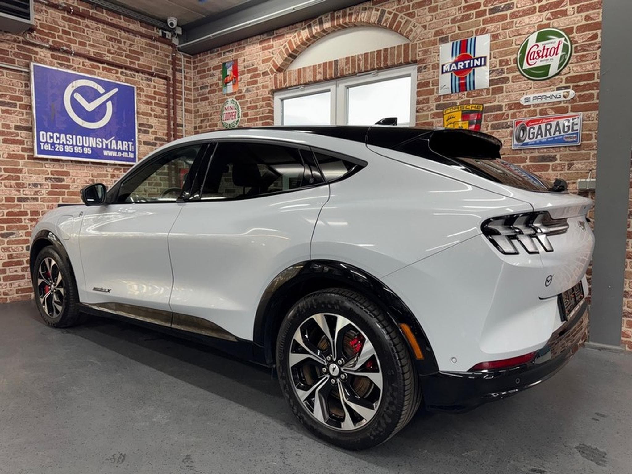 Ford Mustang Mach-E Mustang Mach-E 99Kw/h RWD RANGE PREMIUM (2024) - Photo 2