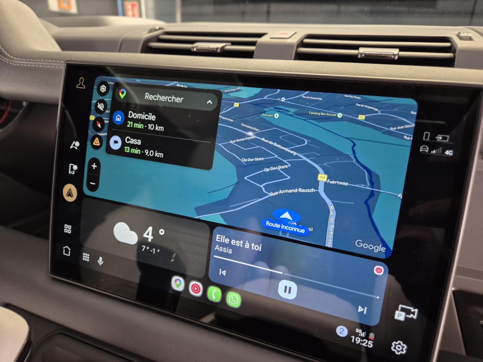 Land-Rover Defender V8 4.4 P635 110 OCTA Petra Copper SHZ LEDER KAMERA*PANO*MERI (2025) - Photo 20