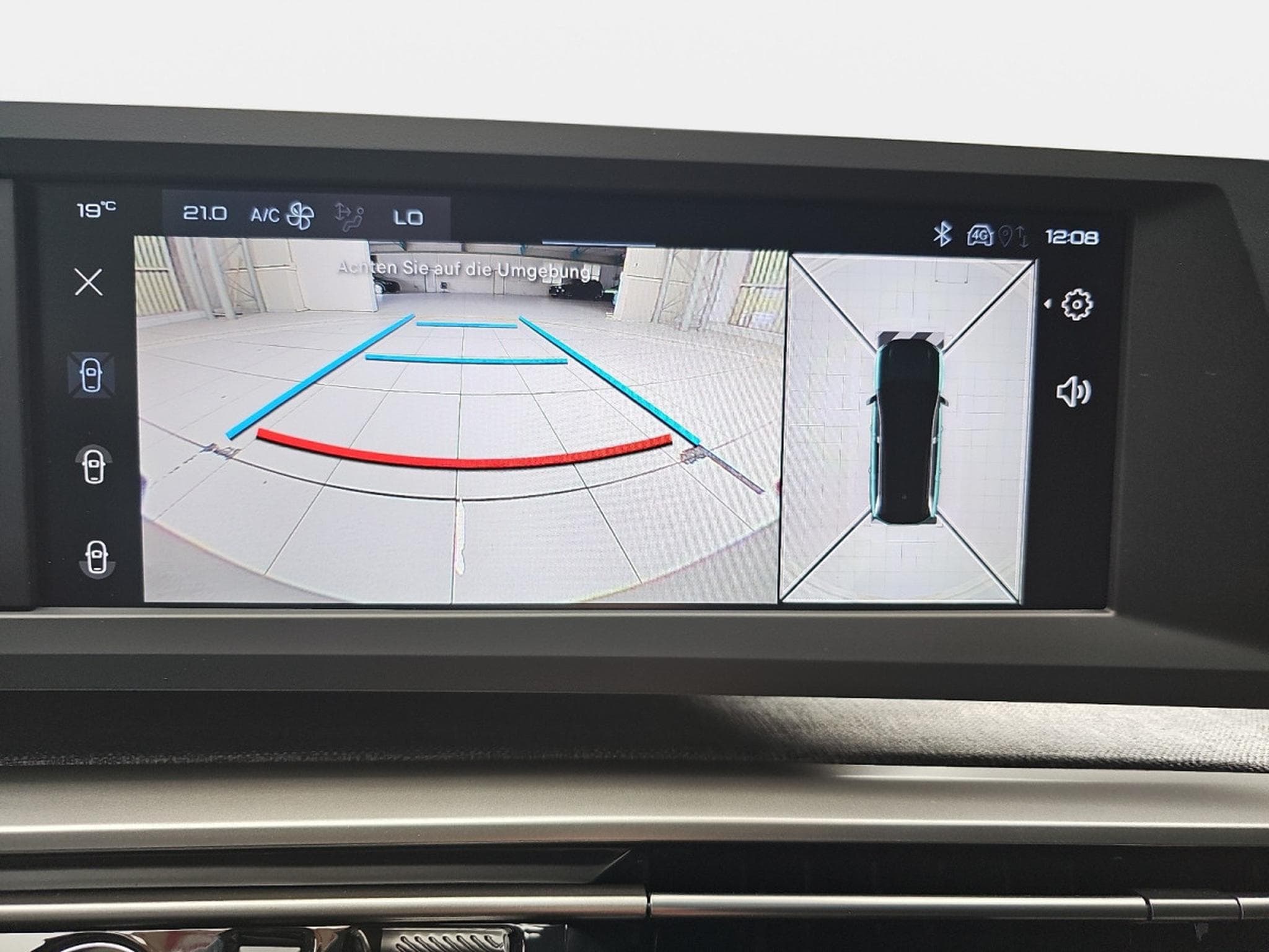 Peugeot 5008 1.2 PureTech 146 e-DSC6 ALLURE (2025) - Photo 11