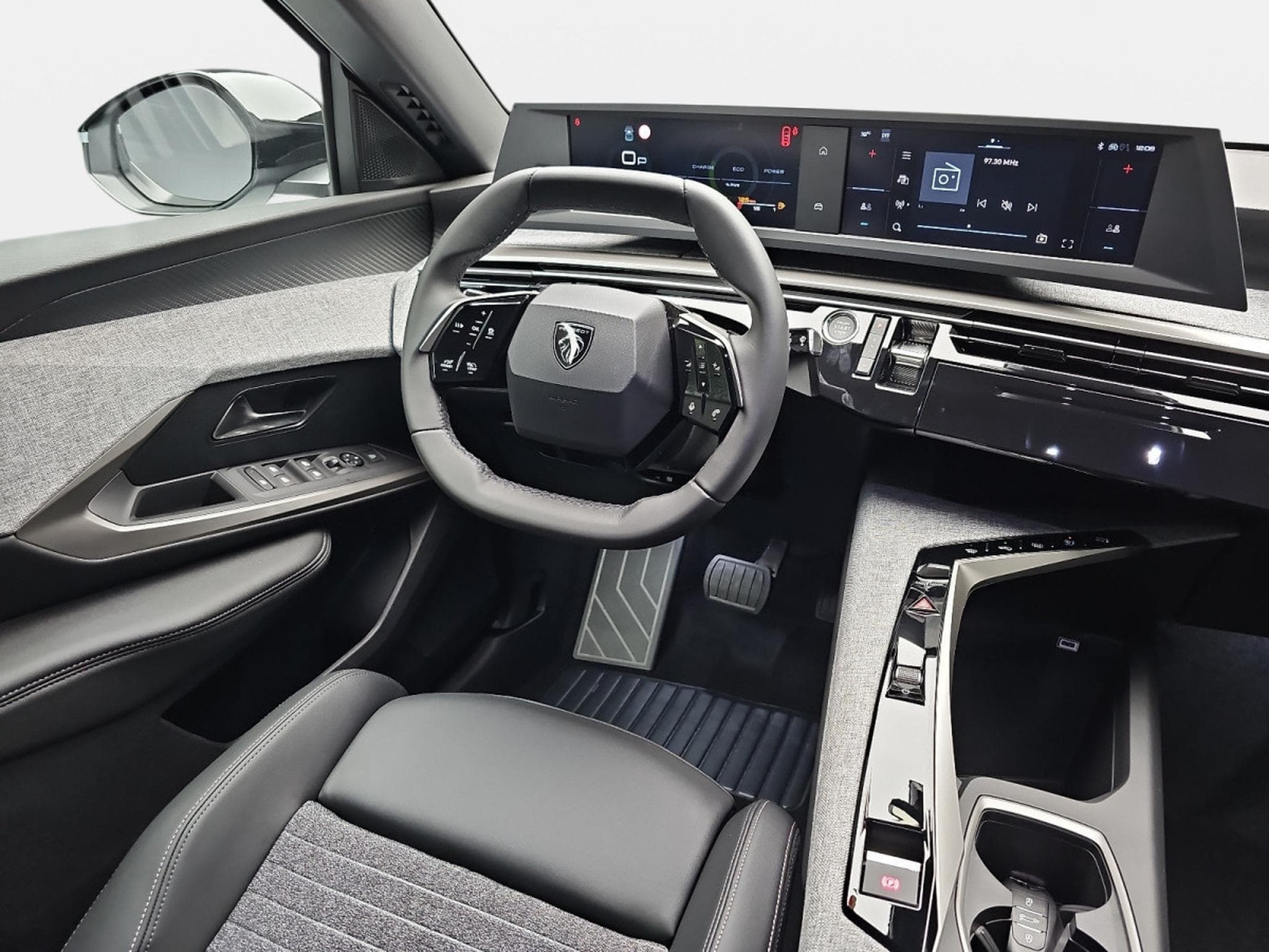 Peugeot 5008 1.2 PureTech 146 e-DSC6 ALLURE (2025) - Photo 8