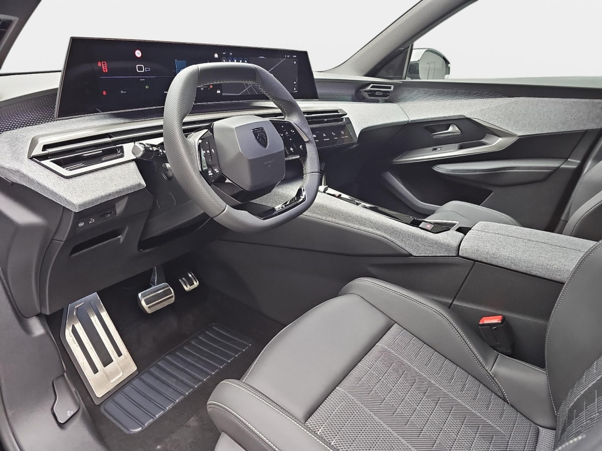 Peugeot 5008 1.2 PureTech 146 e-DSC6 GT (2025) - Photo 17