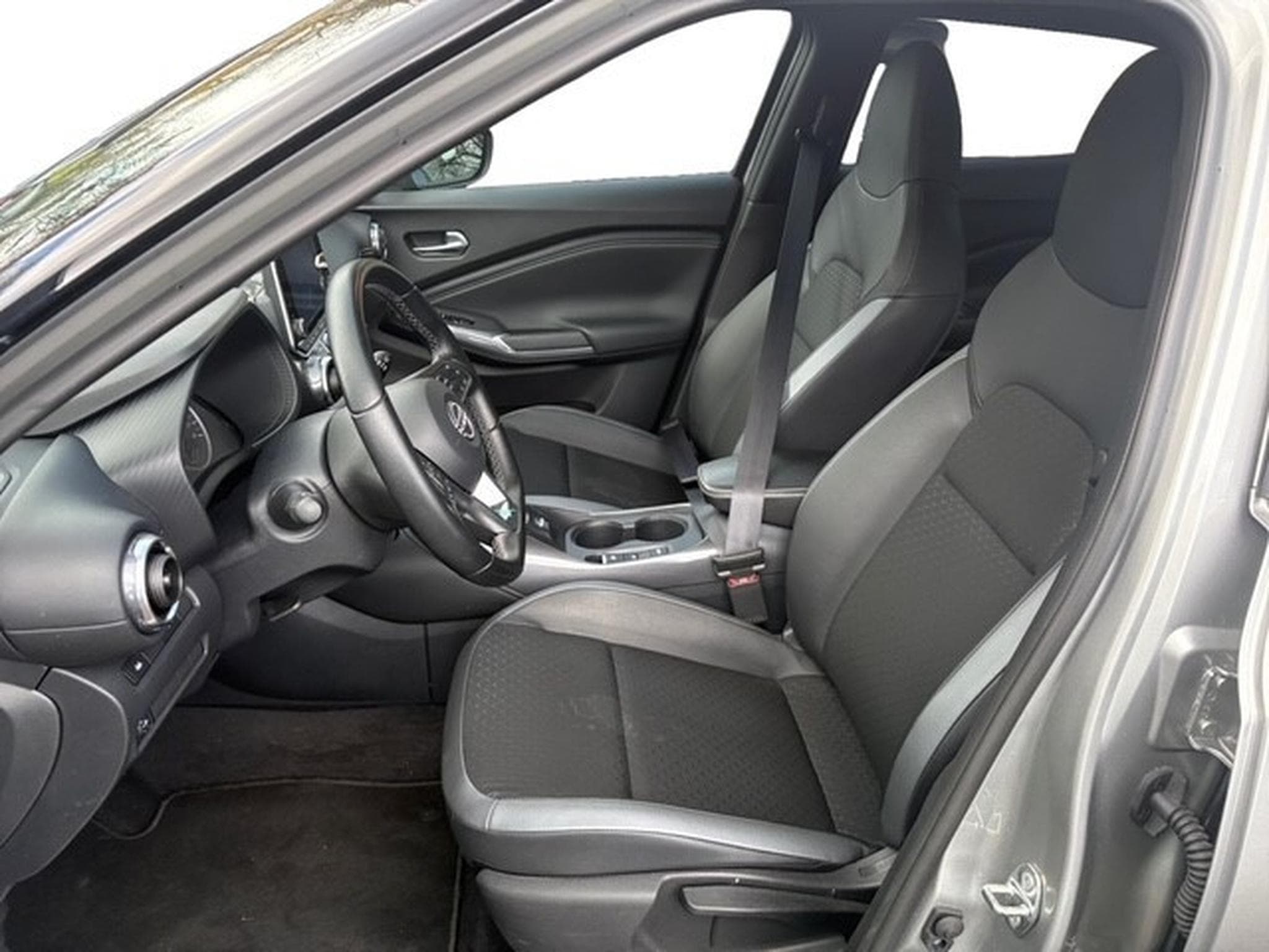 Nissan Juke HEV 1.6 N-Connecta AMT (2023) - Photo 6