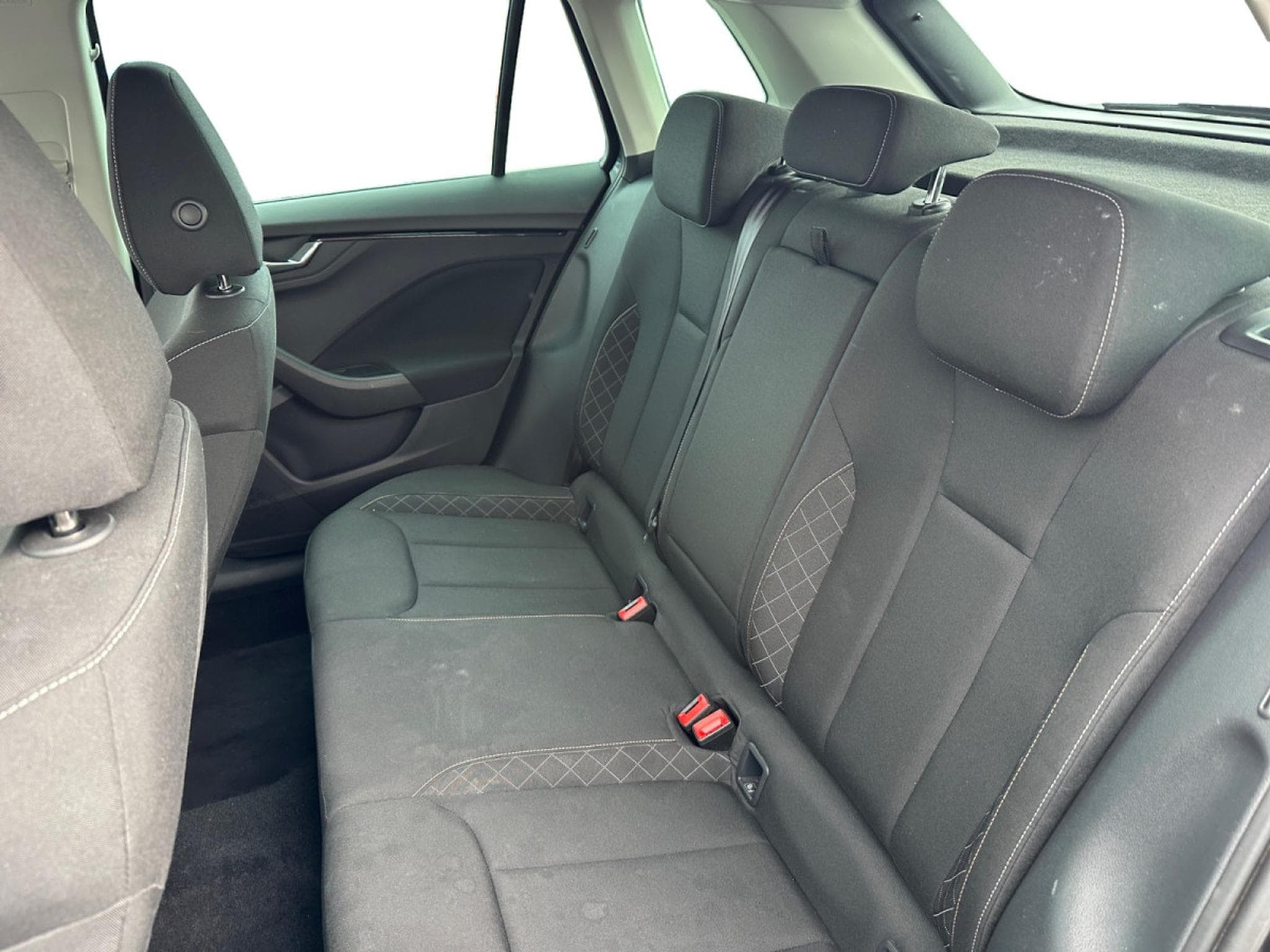 Skoda Kamiq 1.0 TSI DSG Ambition (2023) - Photo 9