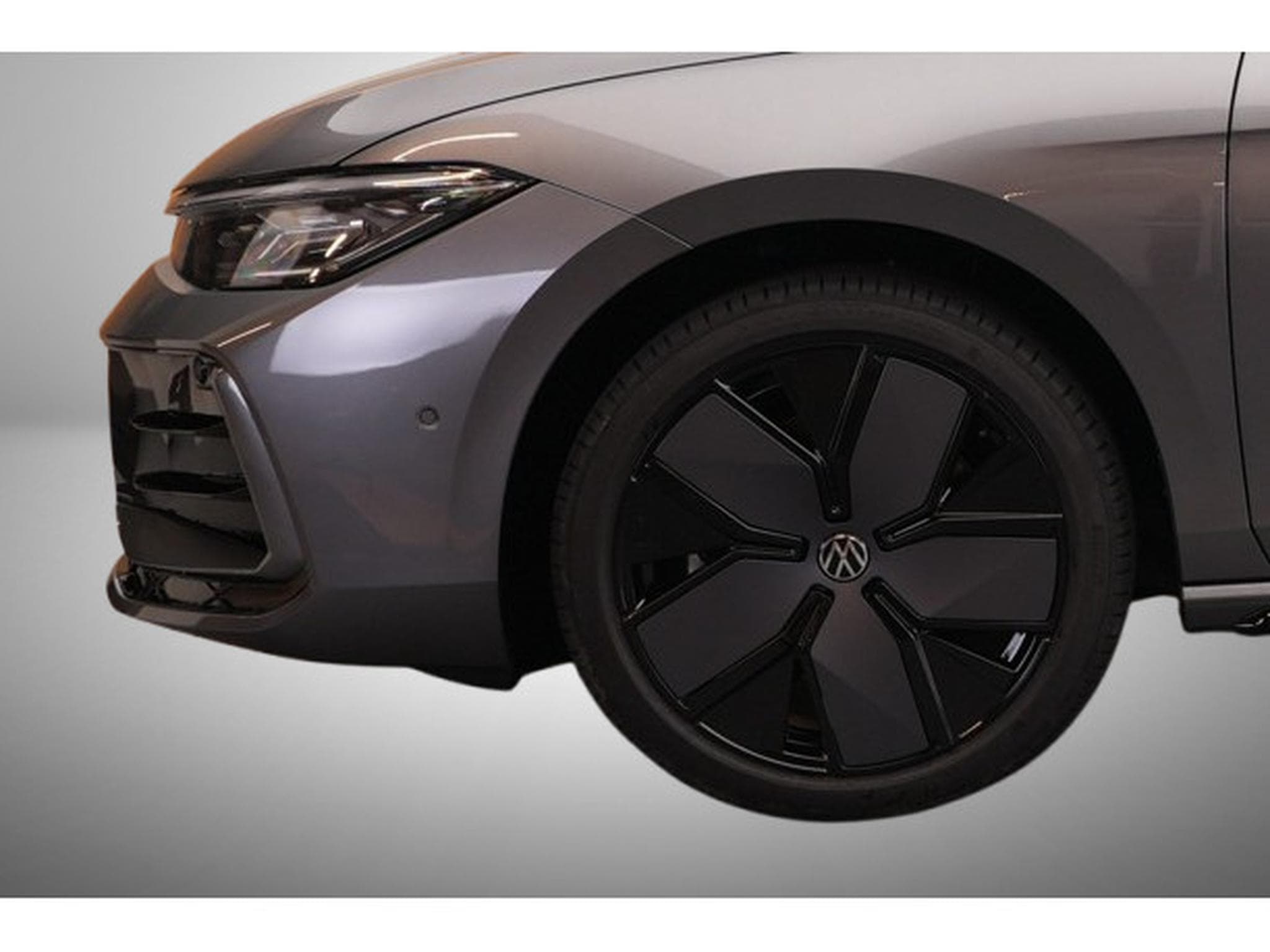 VW Passat 2.0 TSI 204 DSG R-Line (2025) - Photo 9