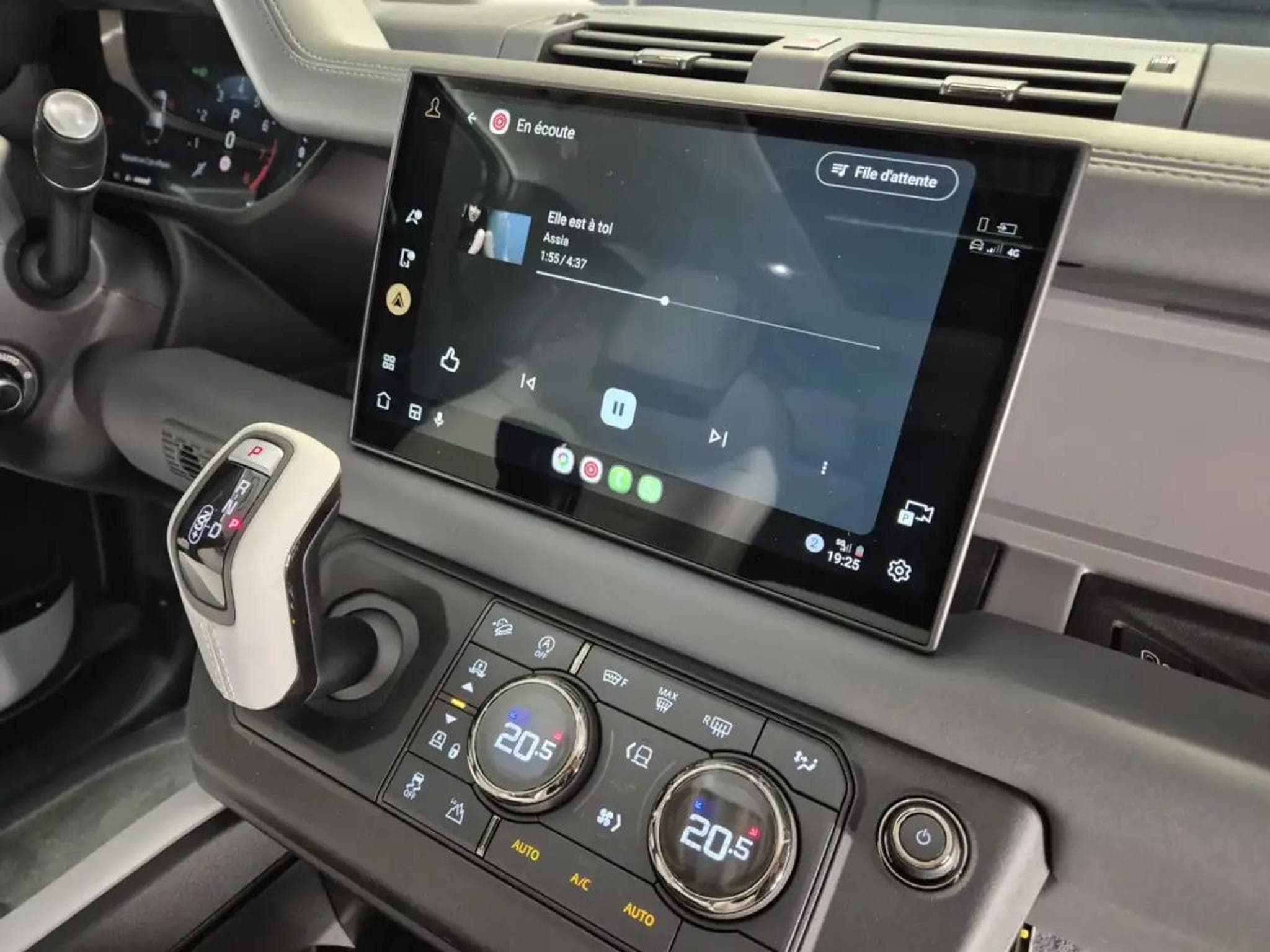 Land-Rover Defender (2025) - Photo 19