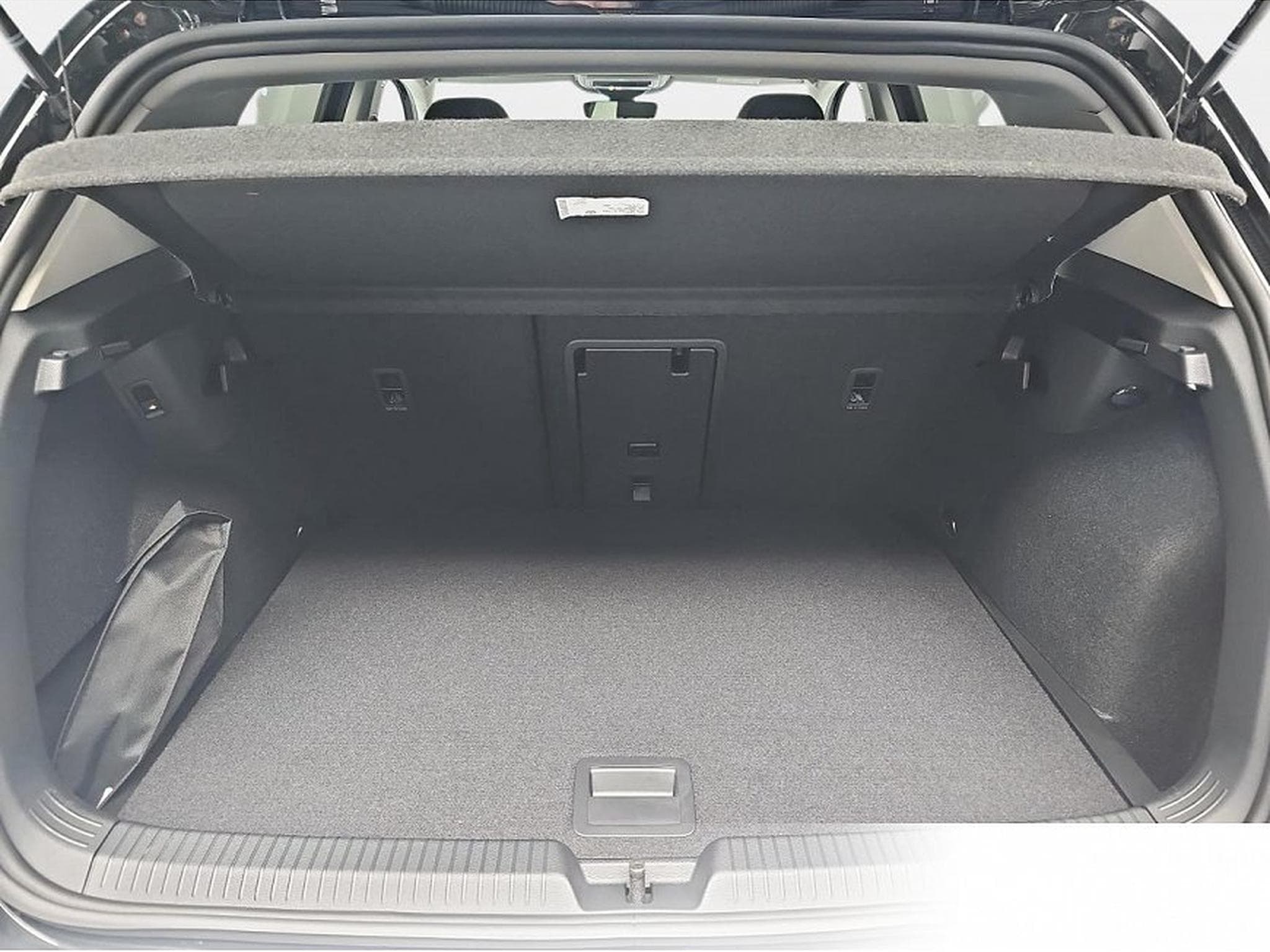 VW Golf (2026) - Photo 13