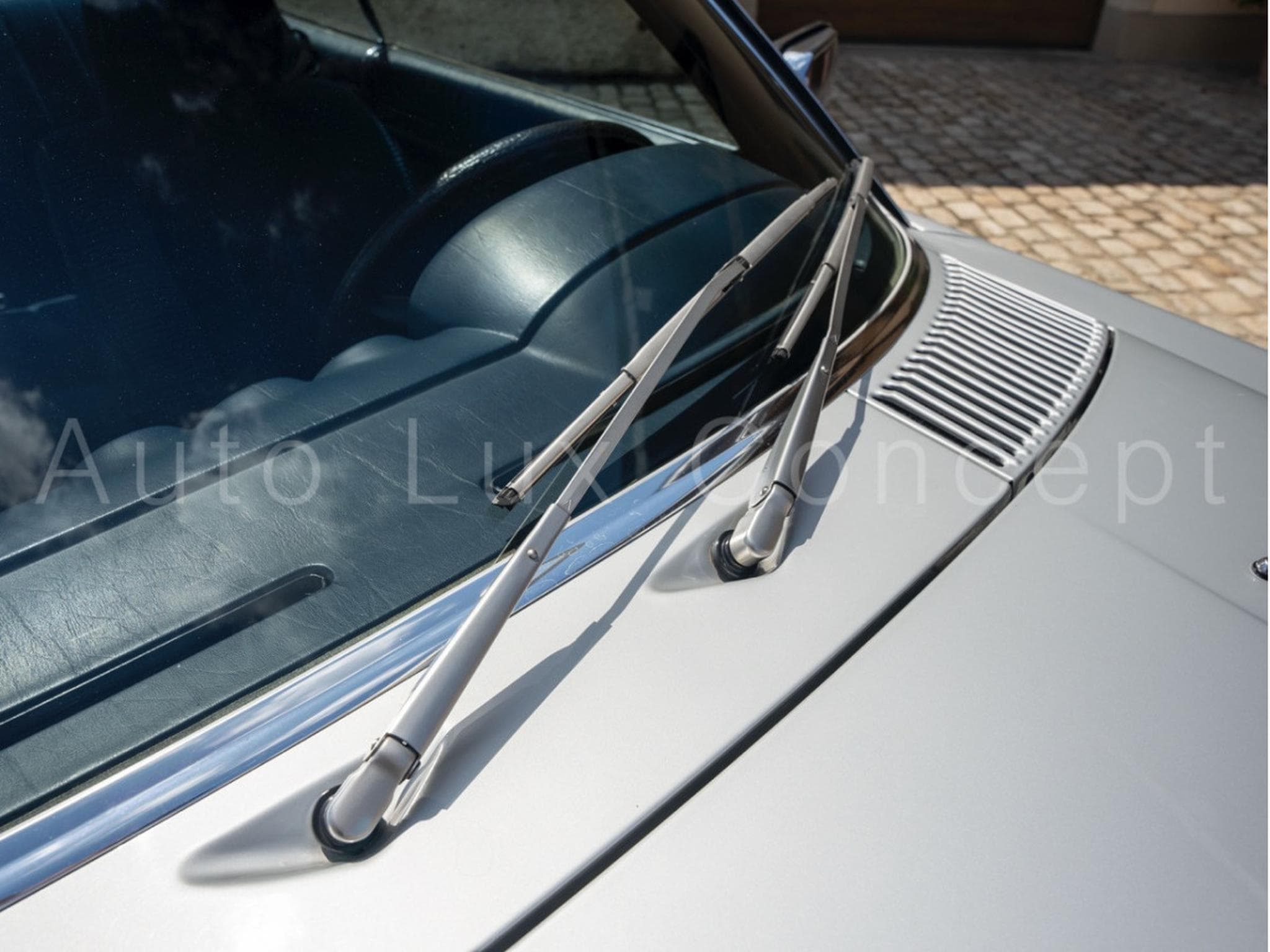 Mercedes 500 SLC (1982) - Photo 23