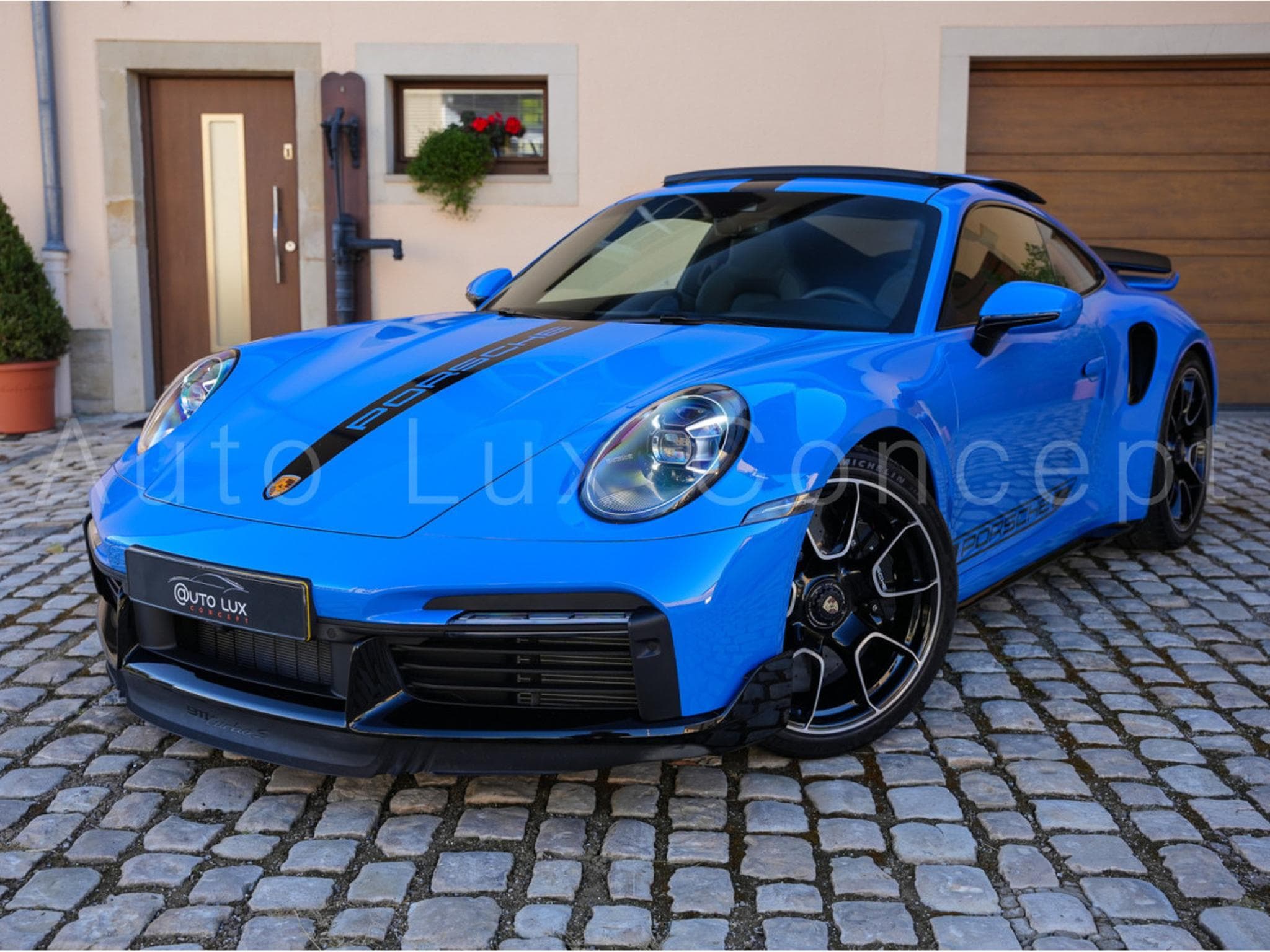 Porsche 911 911 Turbo S (2022) - Photo 1