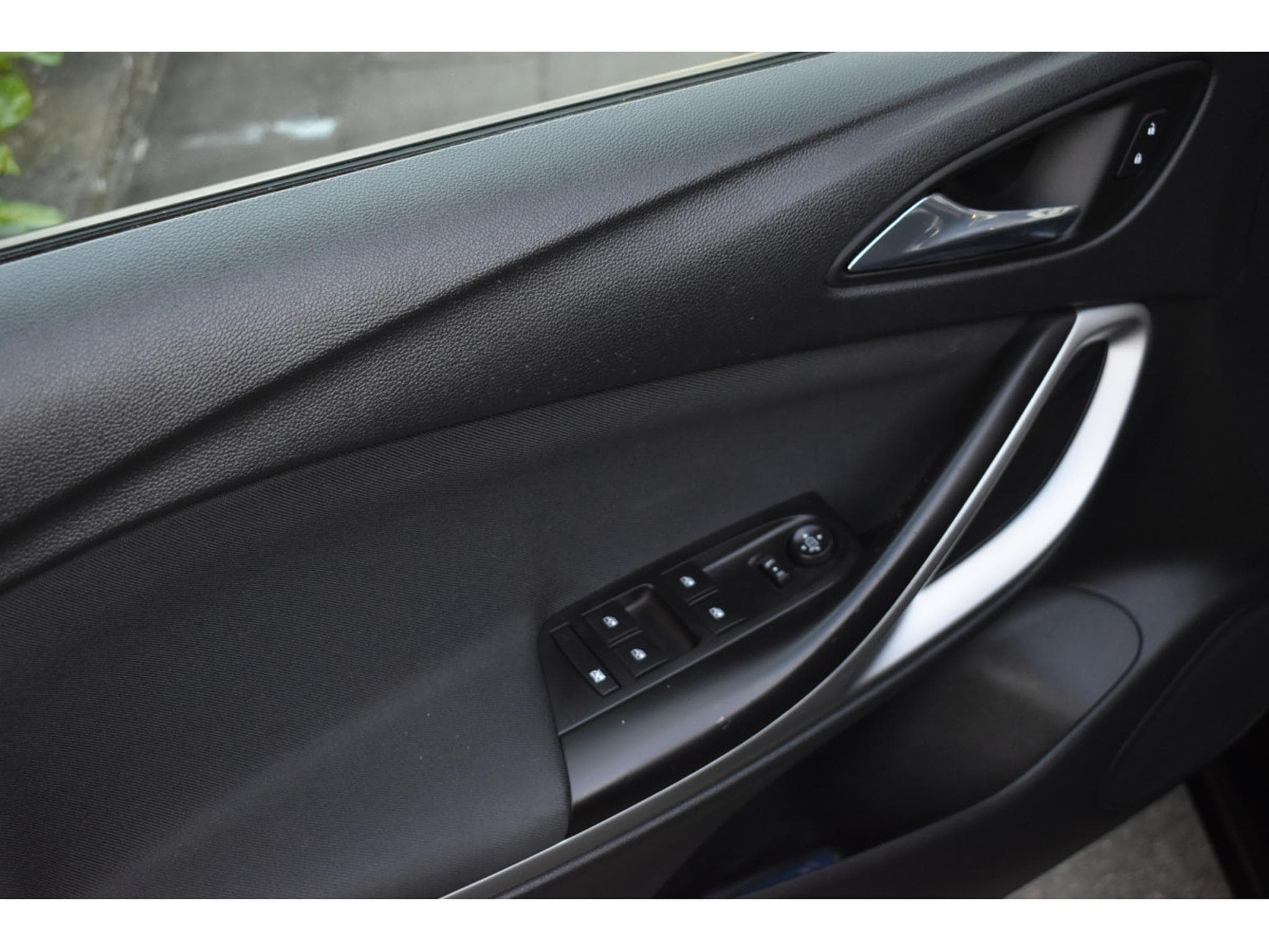 Opel Astra 1,6 CDTi 110 Ecotec Edition Business (2018) - Photo 14