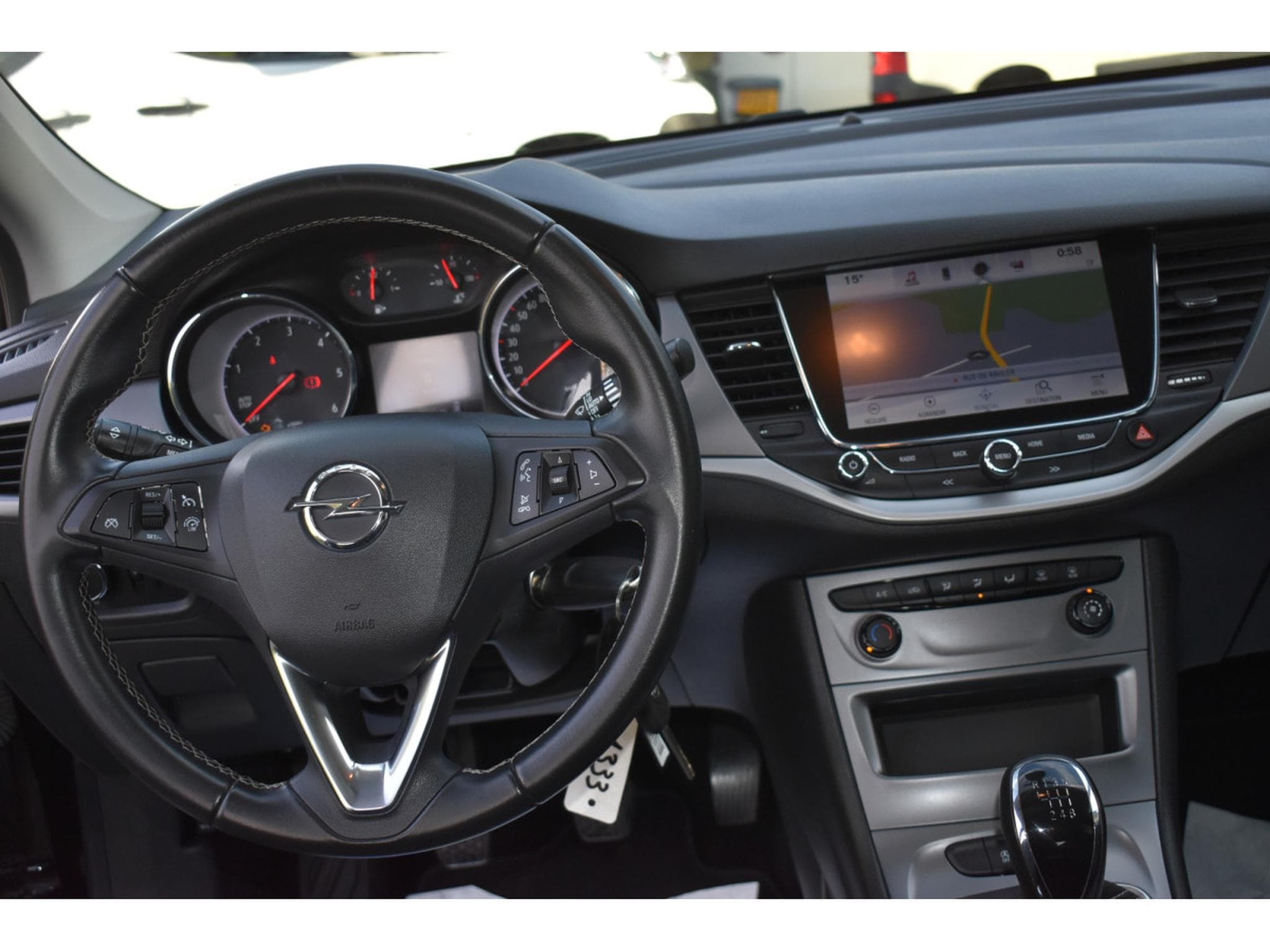 Opel Astra 1,6 CDTi 110 Ecotec Edition Business (2018) - Photo 9