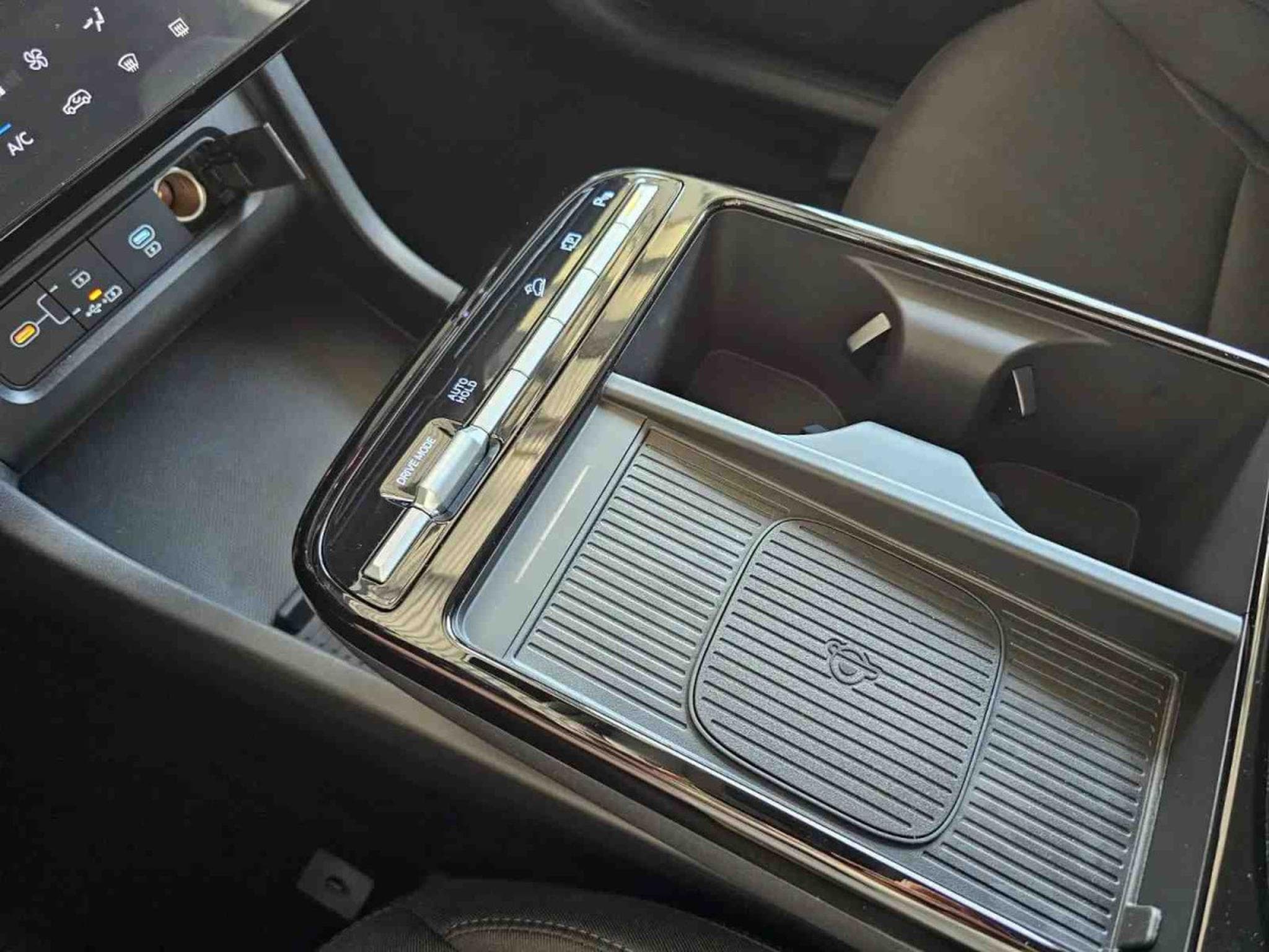 Hyundai Tucson 1.6 T-GDI HEV 215 AT E-Motion (2025) - Foto 16