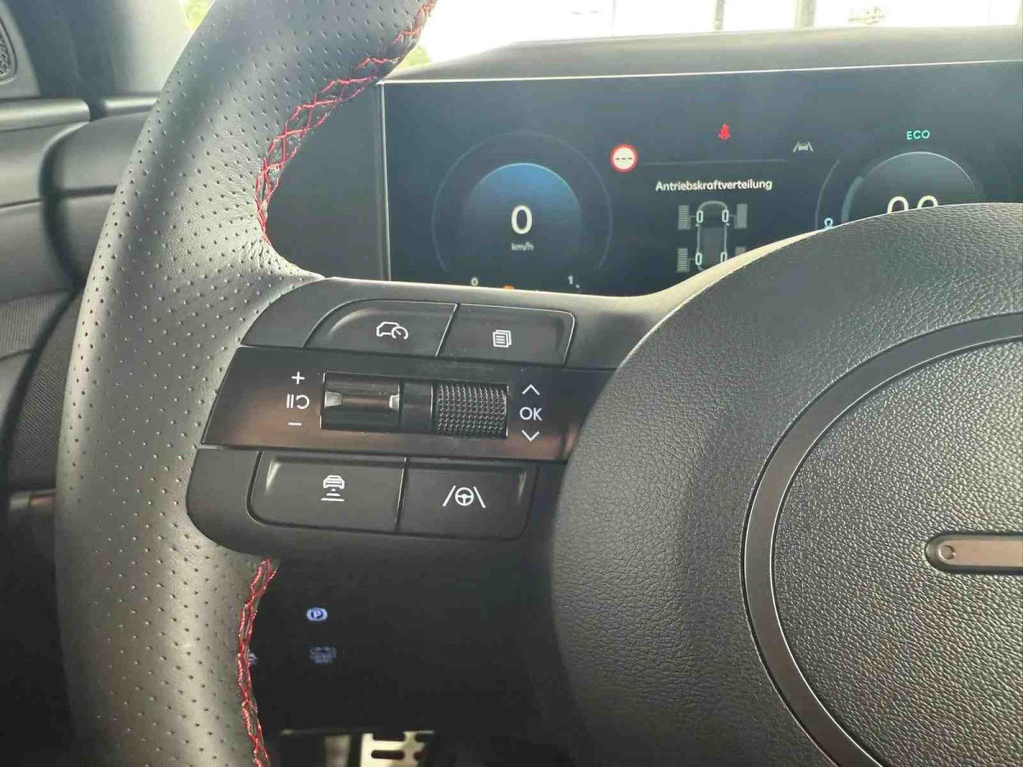 Hyundai Tucson 1.6 T-GDI HEV 215 N-line 4WD (2025) - Foto 18