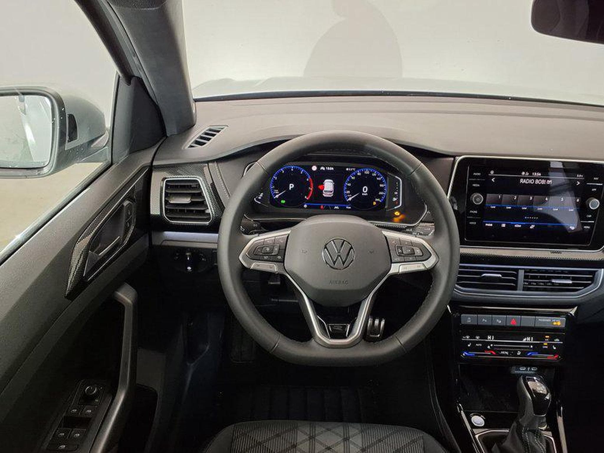 VW T-Cross R-Line 1.0 TSI 7-Gang-DSG (2026) - Photo 12