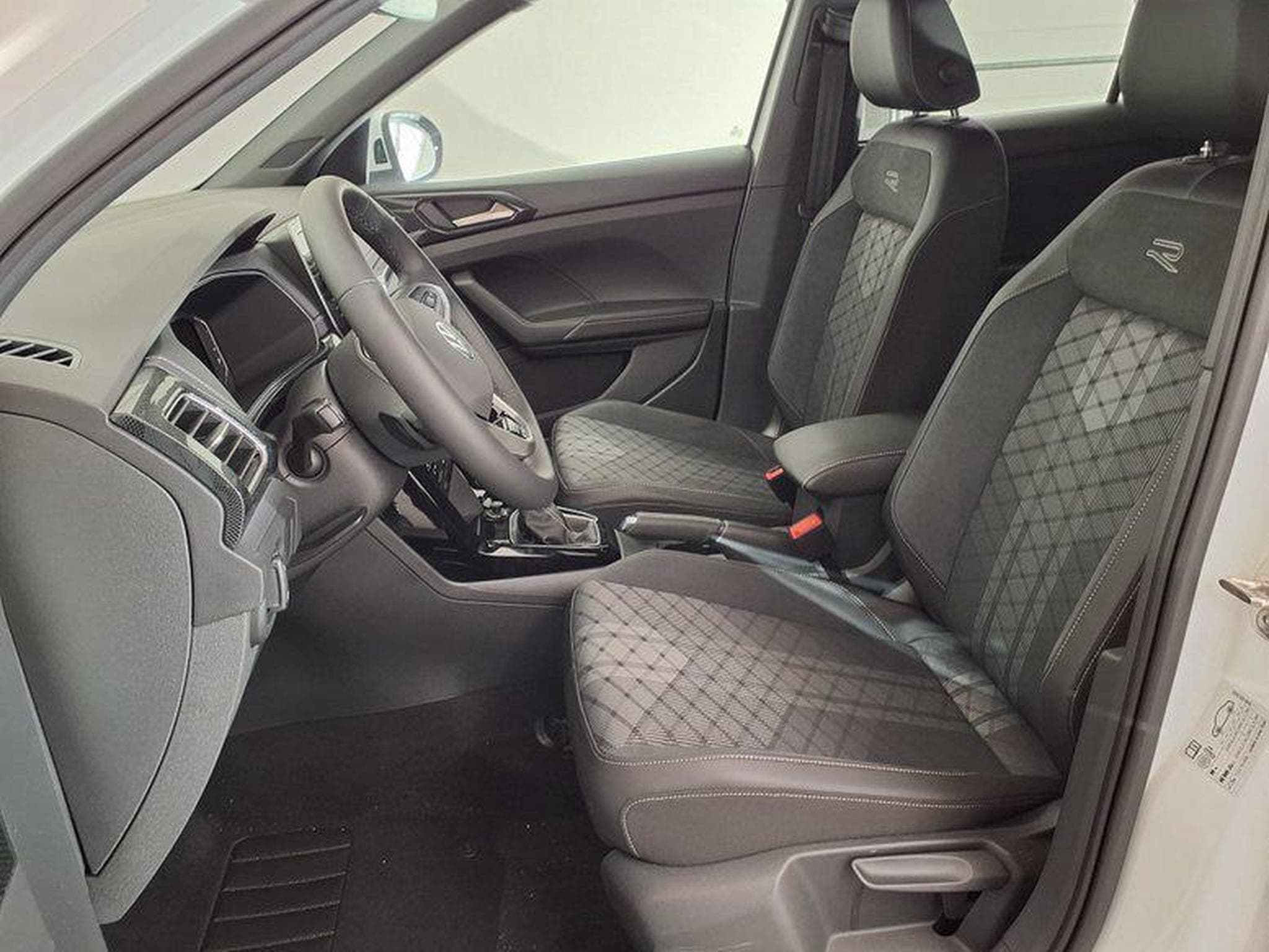 VW T-Cross R-Line 1.0 TSI 7-Gang-DSG (2026) - Foto 9