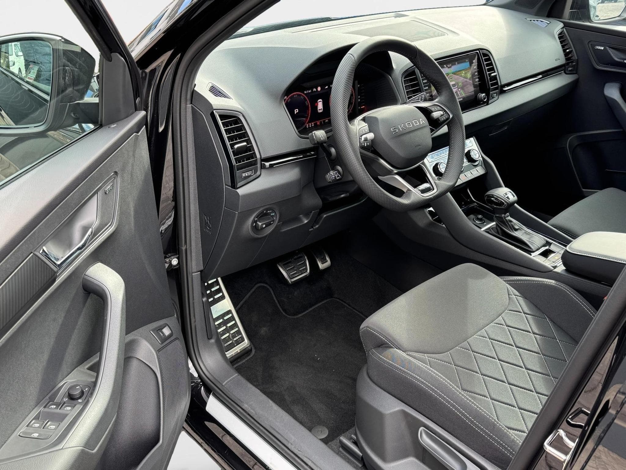 Skoda Karoq Sportline (2026) - Foto 10