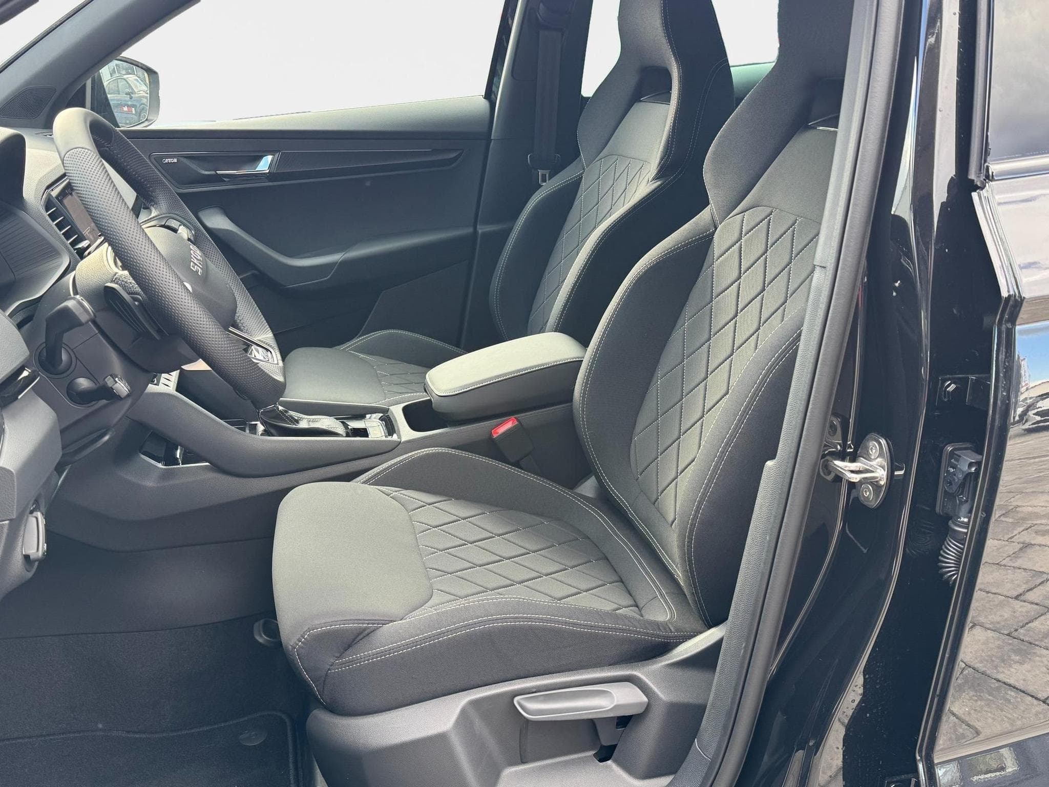 Skoda Karoq Sportline (2026) - Foto 25