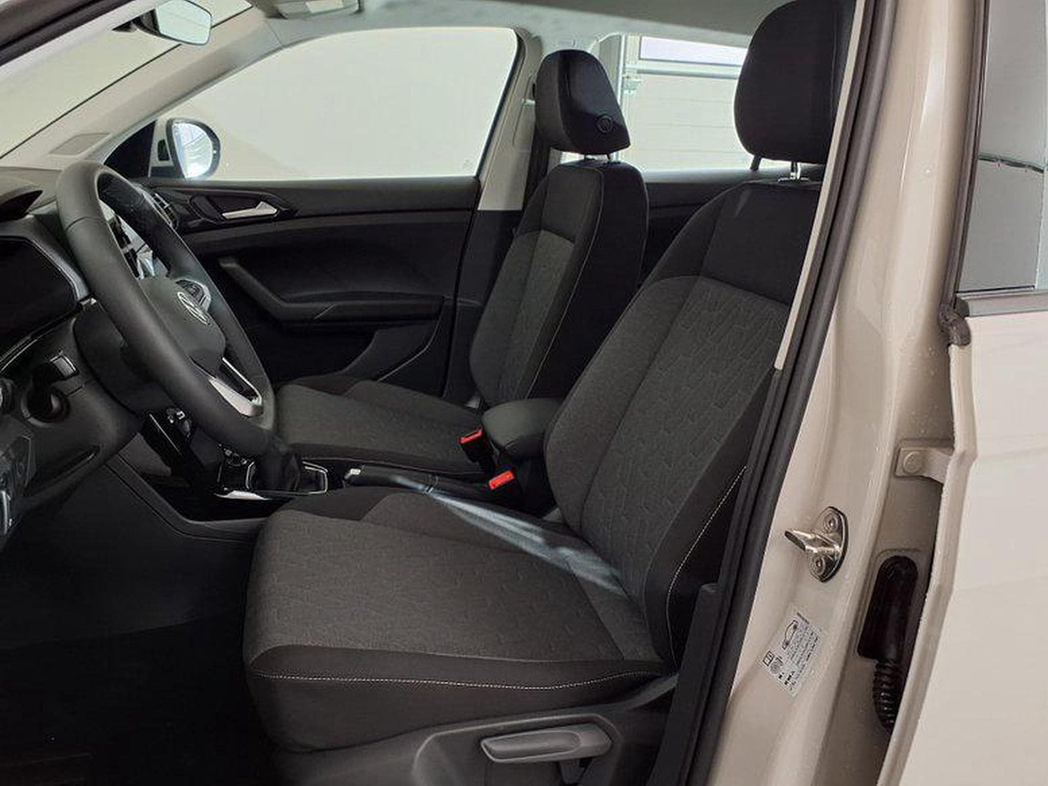 VW T-Cross Life 1.0 TSI 5-Gang (2026) - Photo 9
