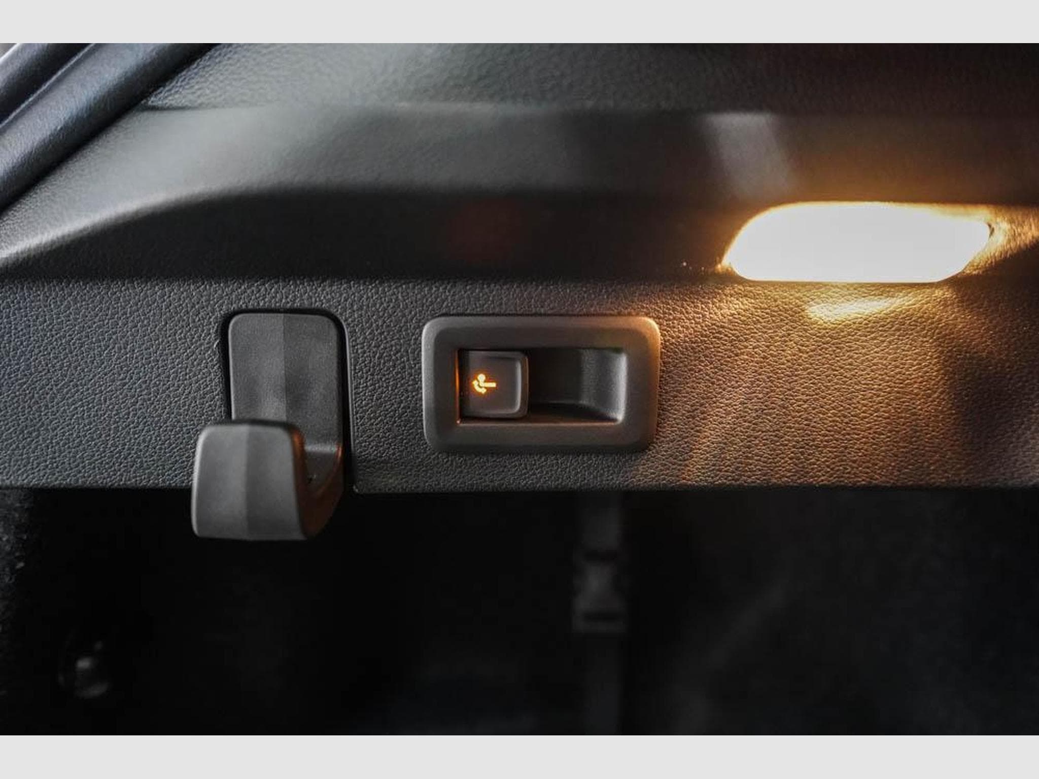 Skoda Scala 1,0 TSI DSG (2026) - Foto 19