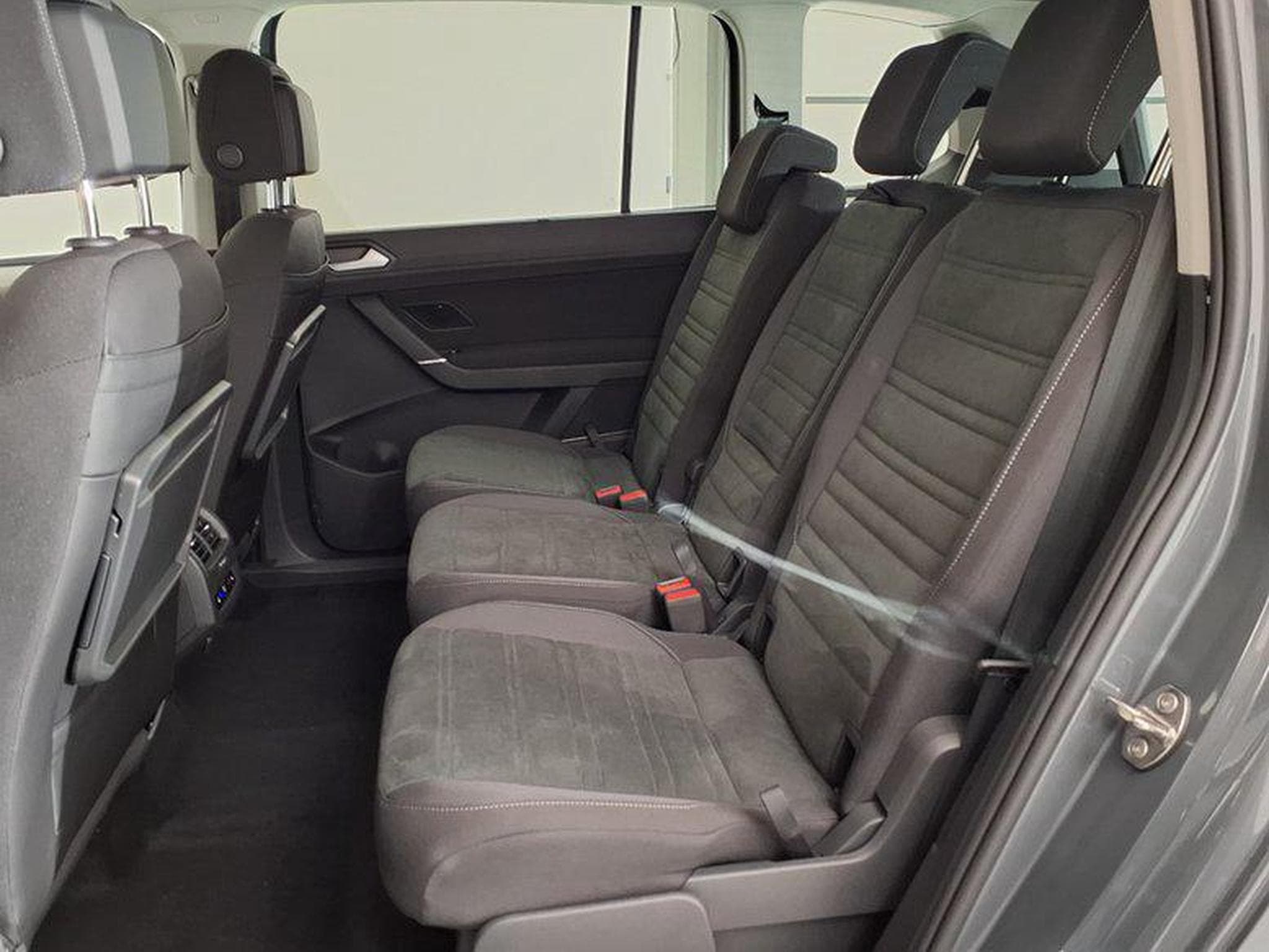 VW Touran Life Plus 1.5 TSI 7-Gang-DSG (2026) - Foto 10