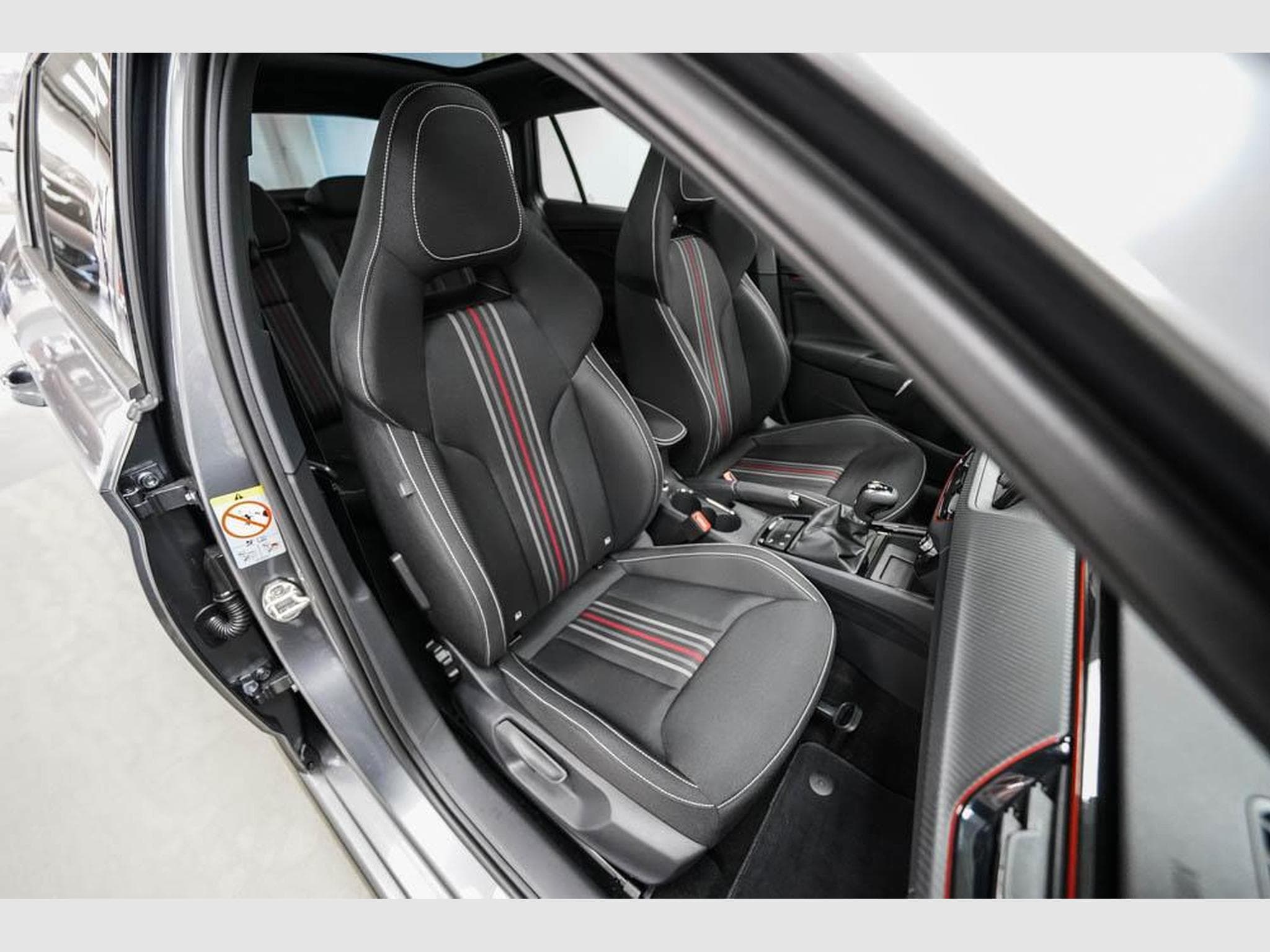 Skoda Scala 1,0 TSI DSG (2025) - Foto 18