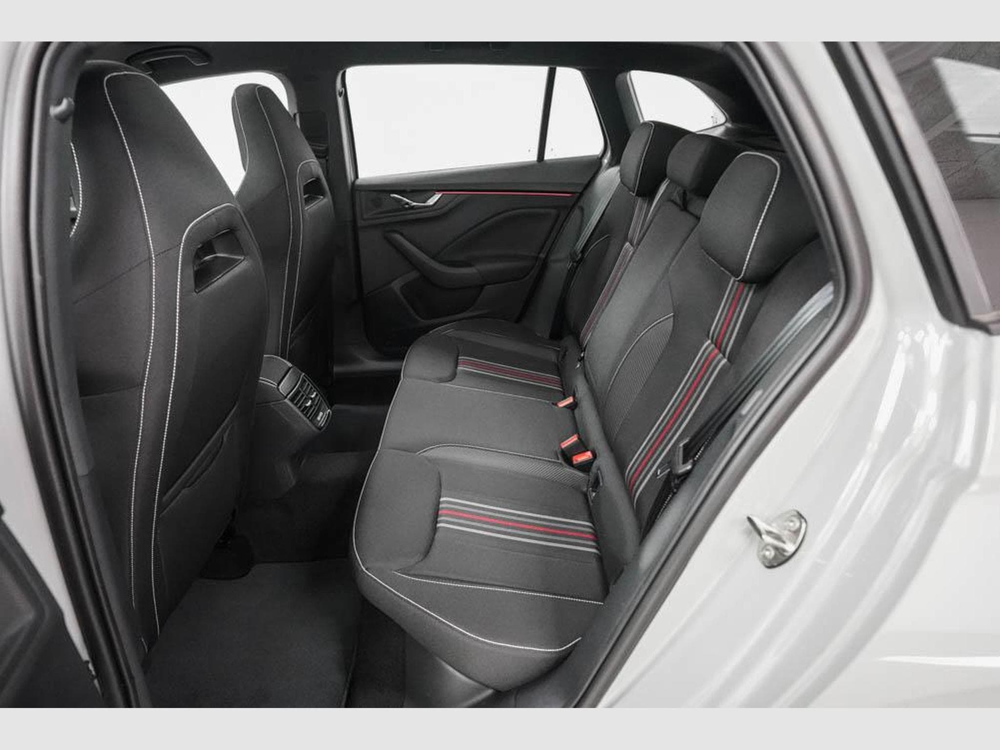Skoda Scala 1,0 TSI DSG (2025) - Foto 15