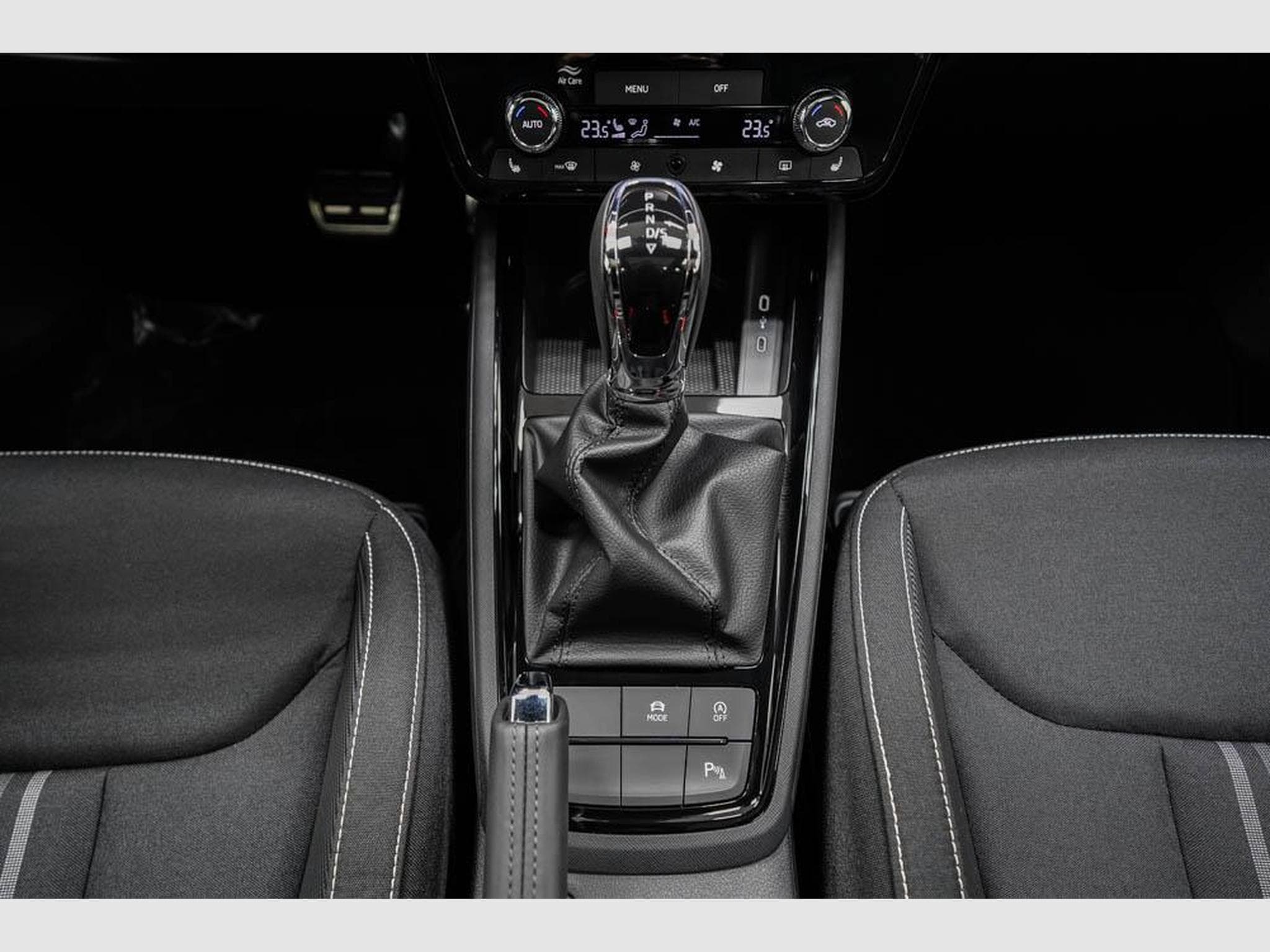 Skoda Scala 1,0 TSI DSG (2025) - Foto 11