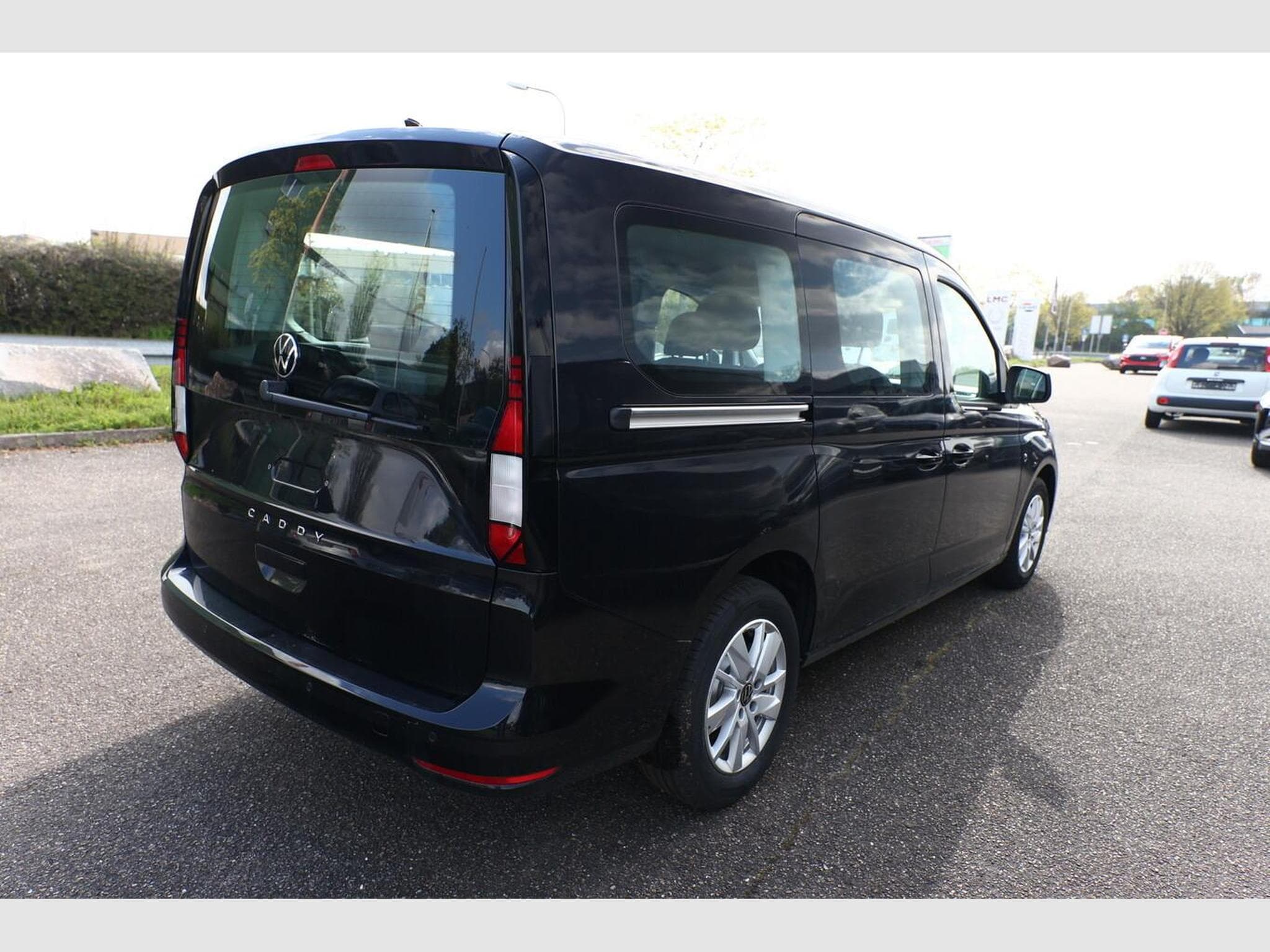 VW Caddy Life (2025) - Photo 3