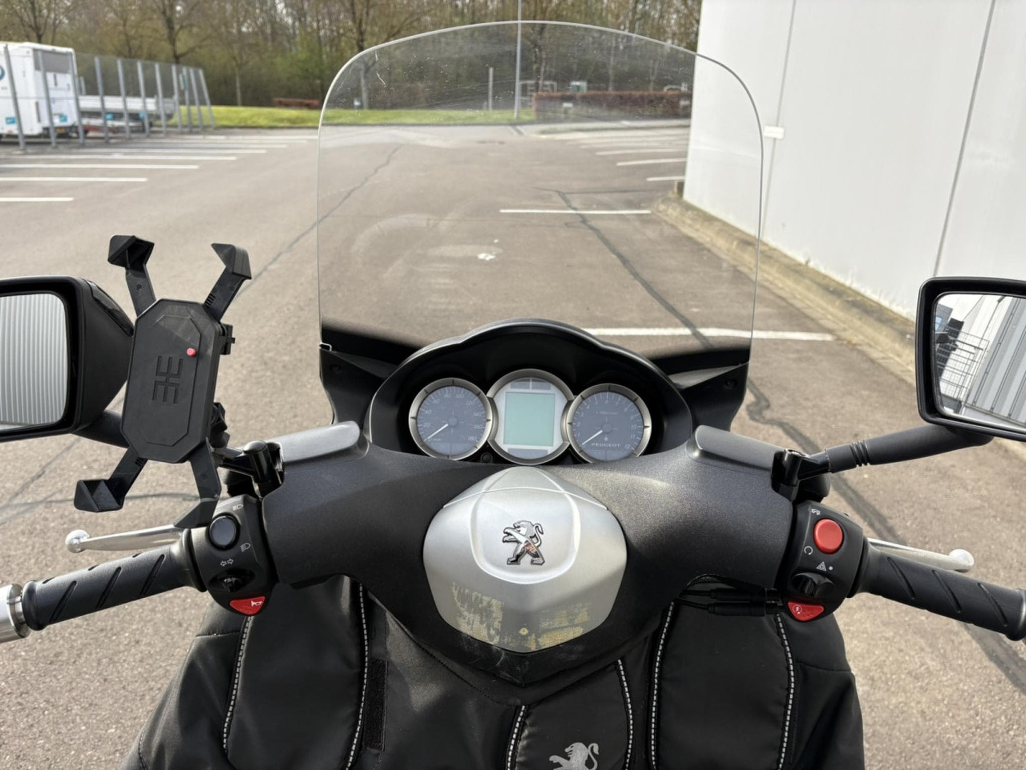 Peugeot Satelis 400 (2015) - Photo 9