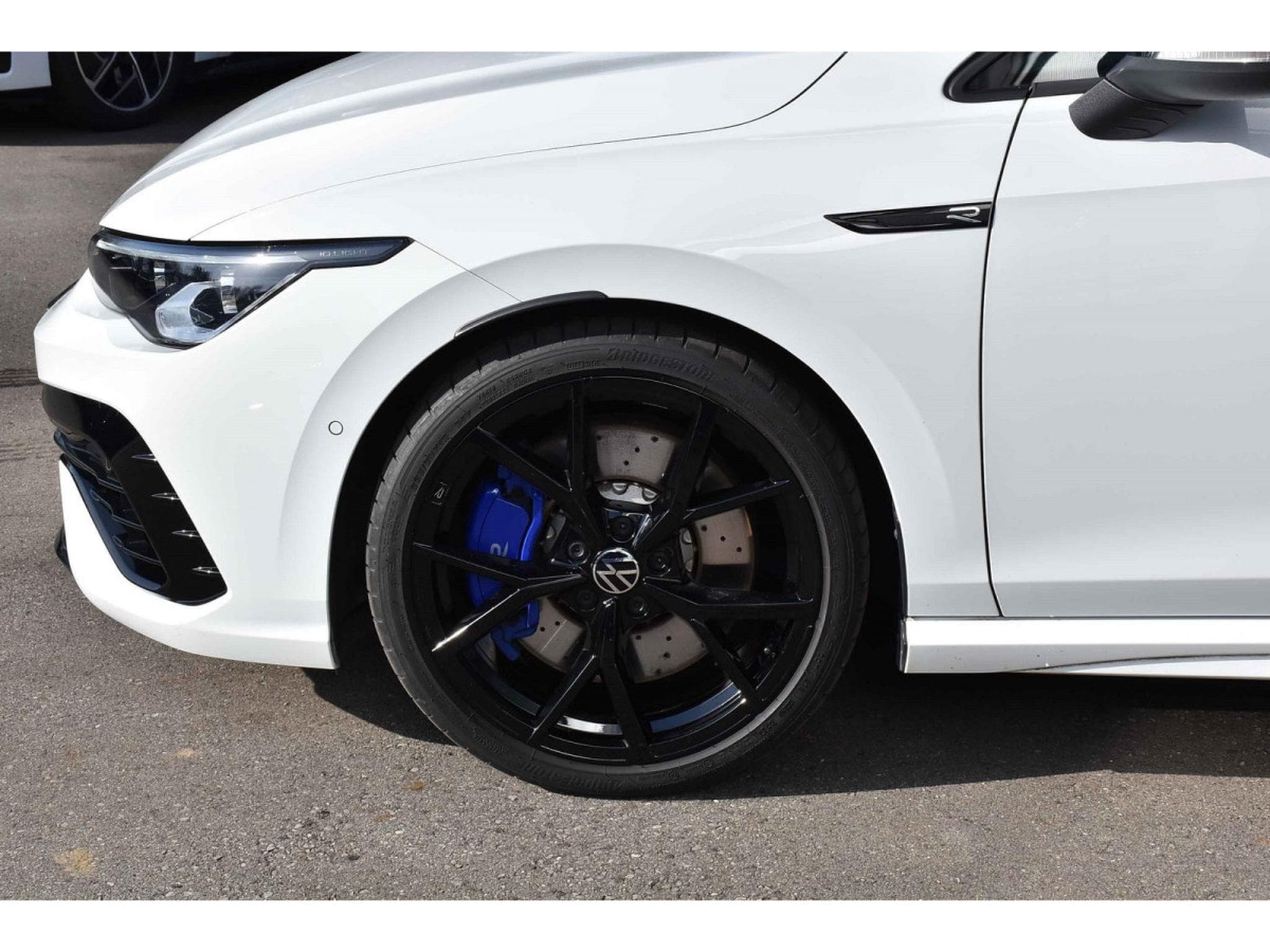 VW Golf R 2.0 TSI 4Motion DSG TRAVEL SIDE HARMAN/KARDON JA19 1° MAIN (2024) - Foto 5