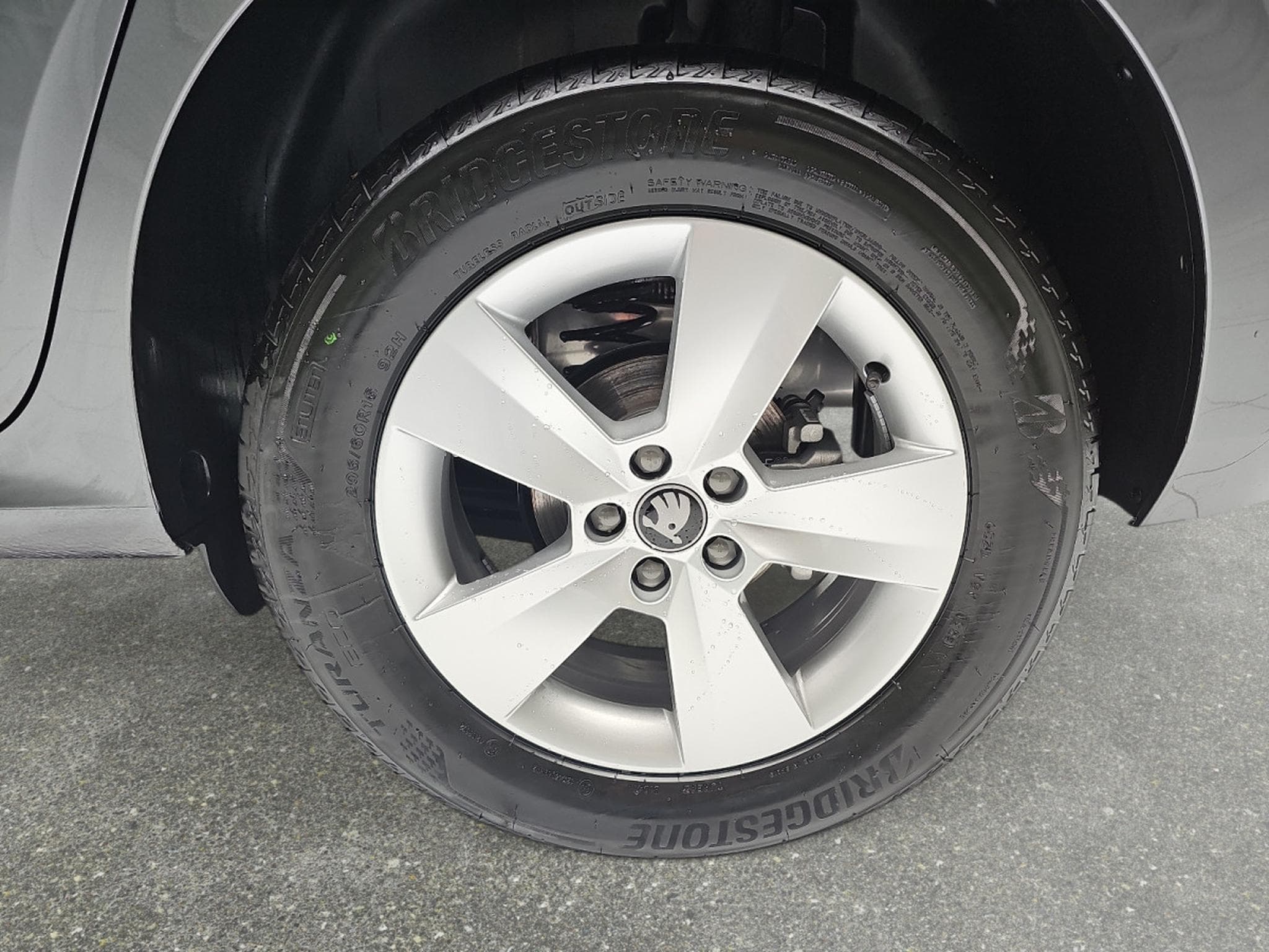 Skoda Kamiq 1.0 TSi 116 DSG Selection (2026) - Foto 6