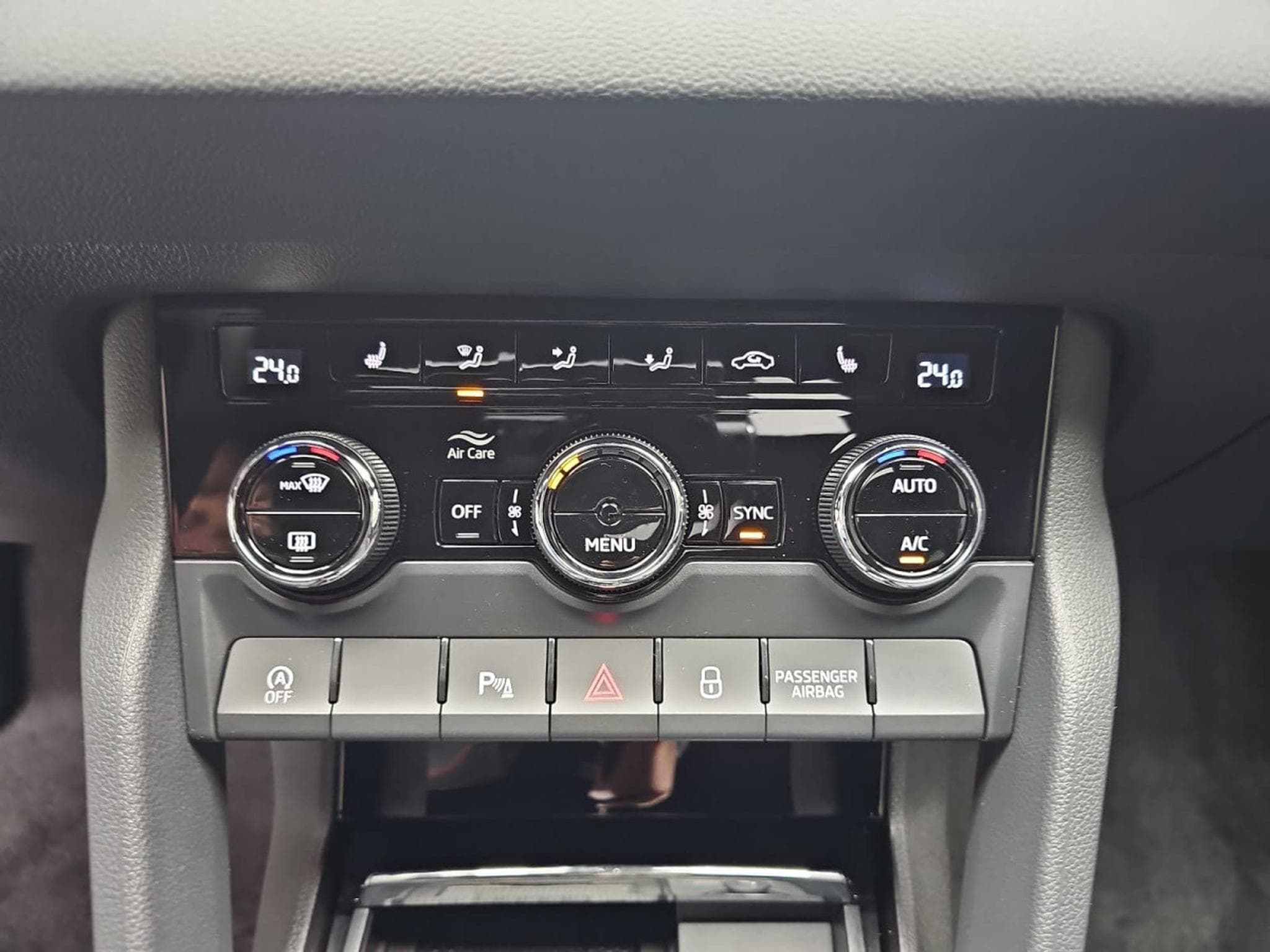 Skoda Karoq 2.0 TSI 190 DSG SPORTLINE 4x4 (2025) - Foto 11