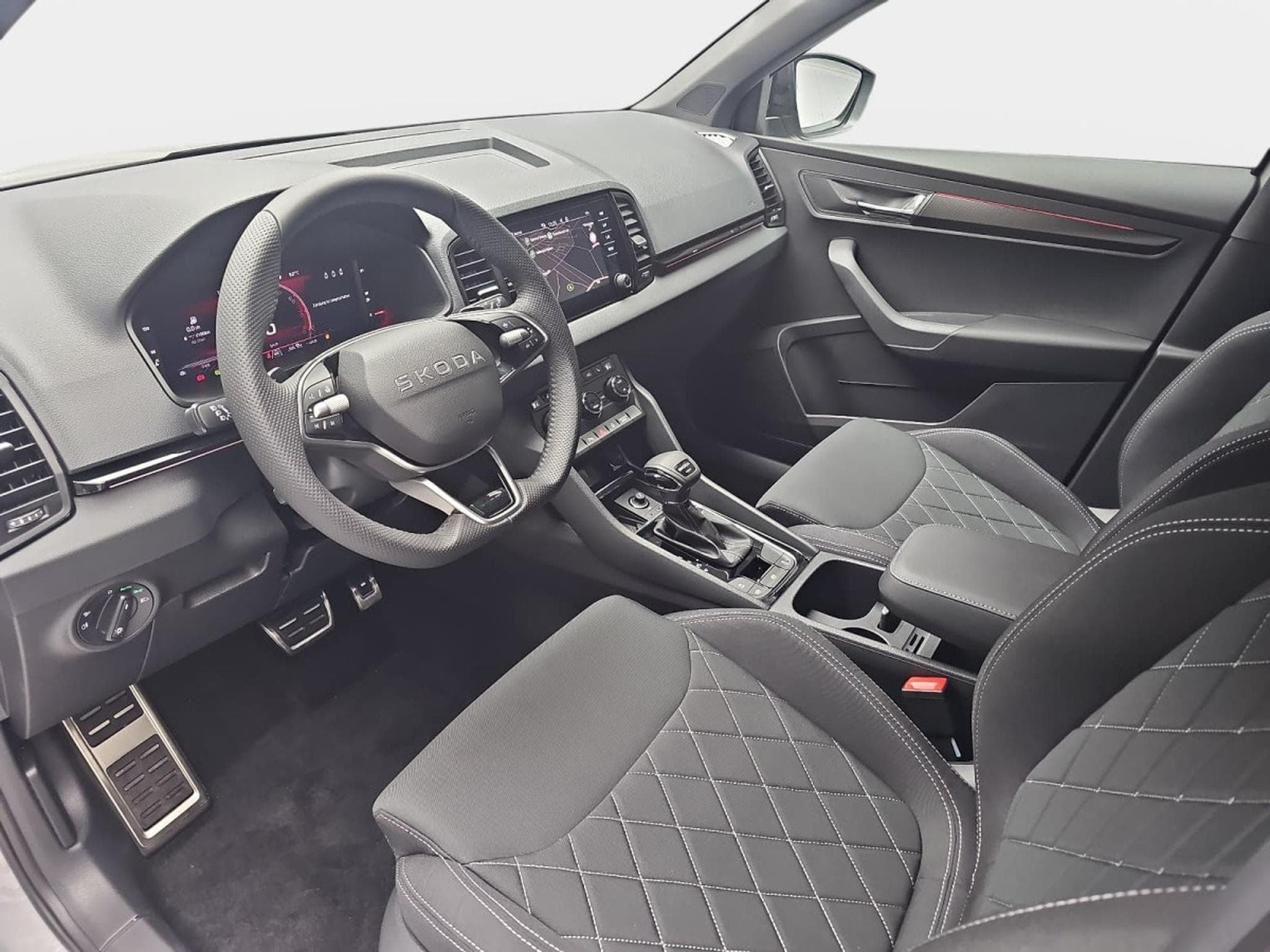 Skoda Karoq 2.0 TSI 190 DSG SPORTLINE 4x4 (2025) - Foto 17