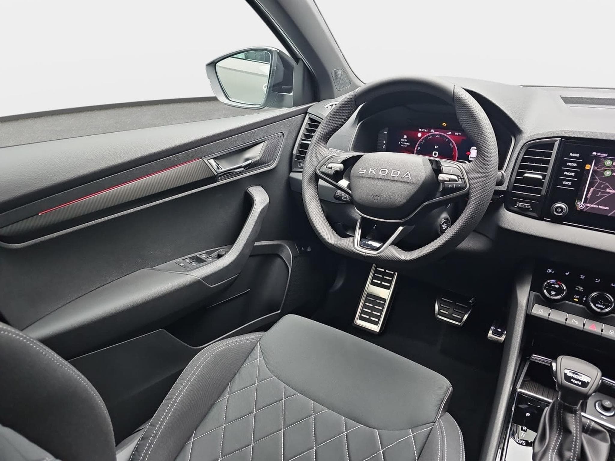 Skoda Karoq 2.0 TSI 190 DSG SPORTLINE 4x4 (2025) - Foto 9