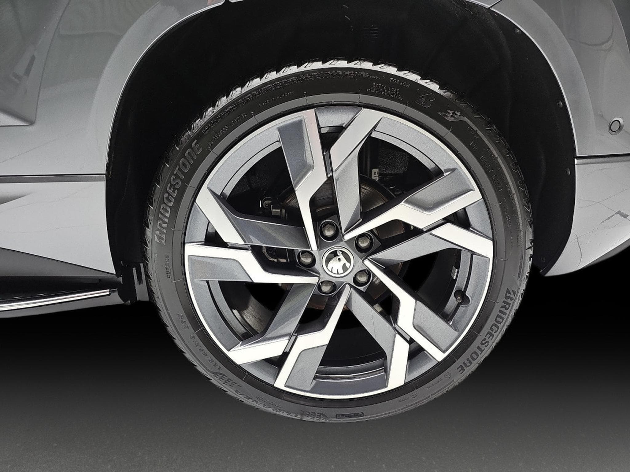 Skoda Karoq 1.5 TSi 150 DSG SPORTLINE (2025) - Foto 6