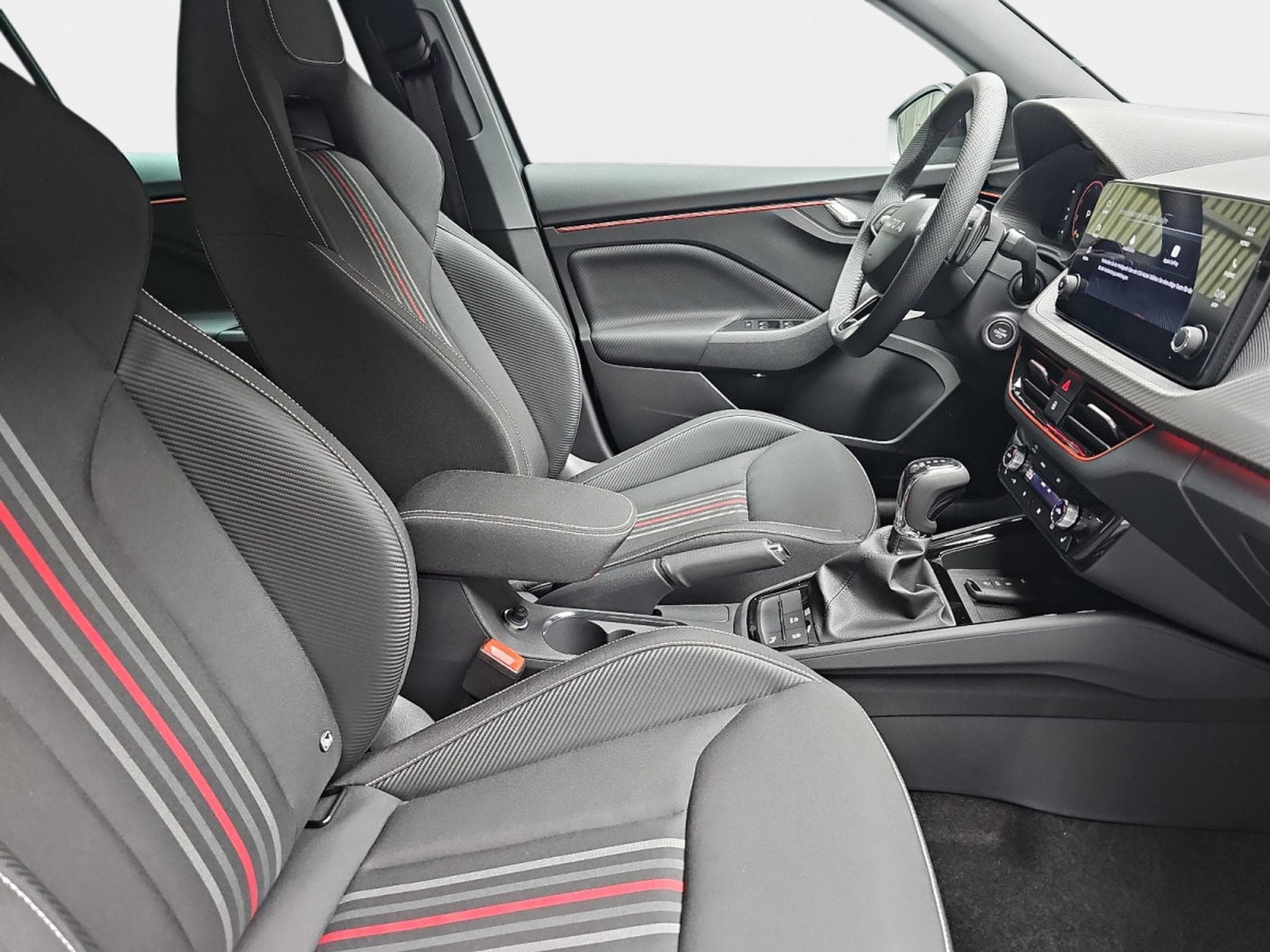 Skoda Kamiq 1.0 TSi 116 DSG Monte Carlo (2025) - Foto 15