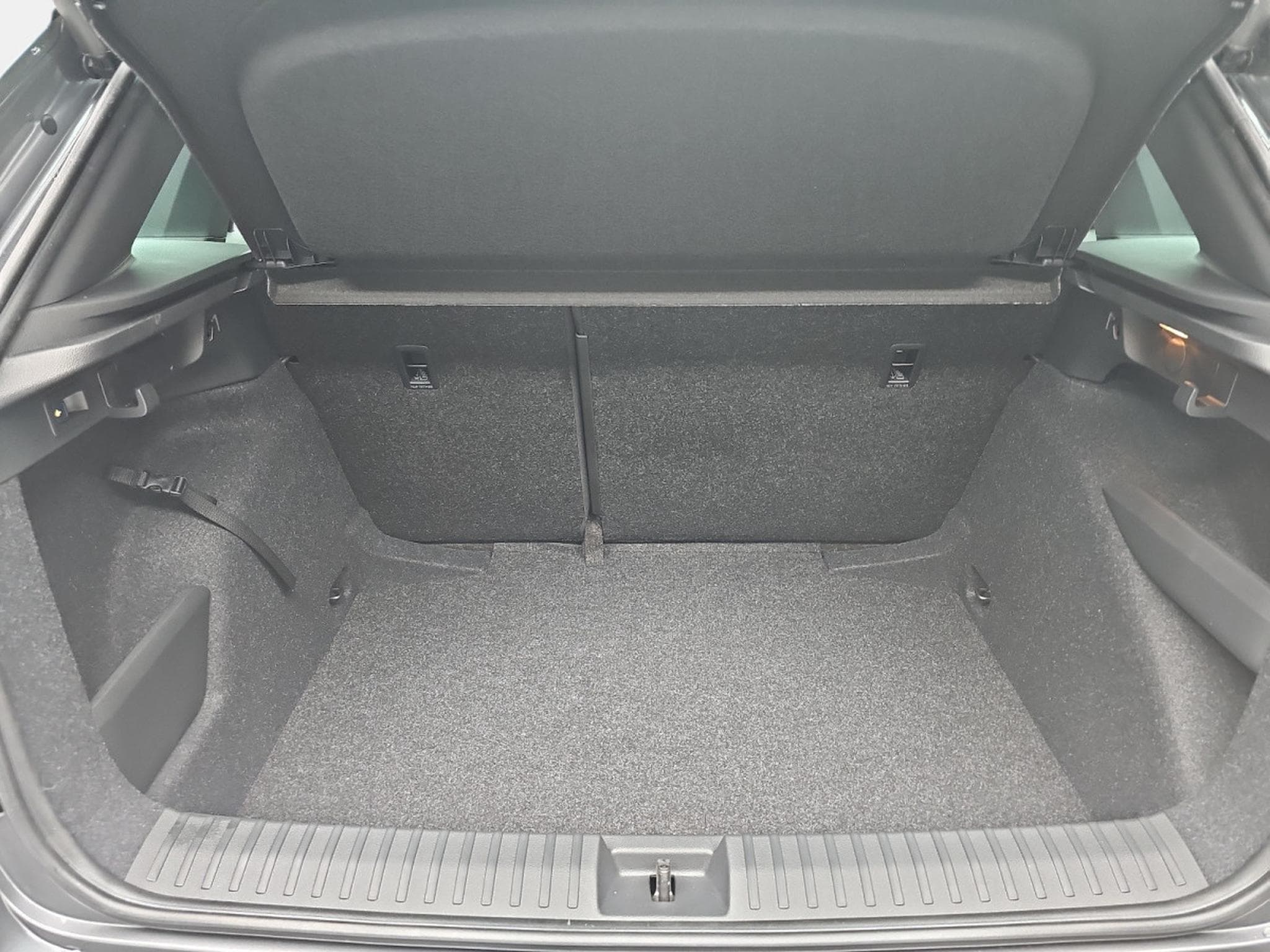 Skoda Kamiq 1.5 TSi 150 DSG Monte Carlo (2025) - Foto 13