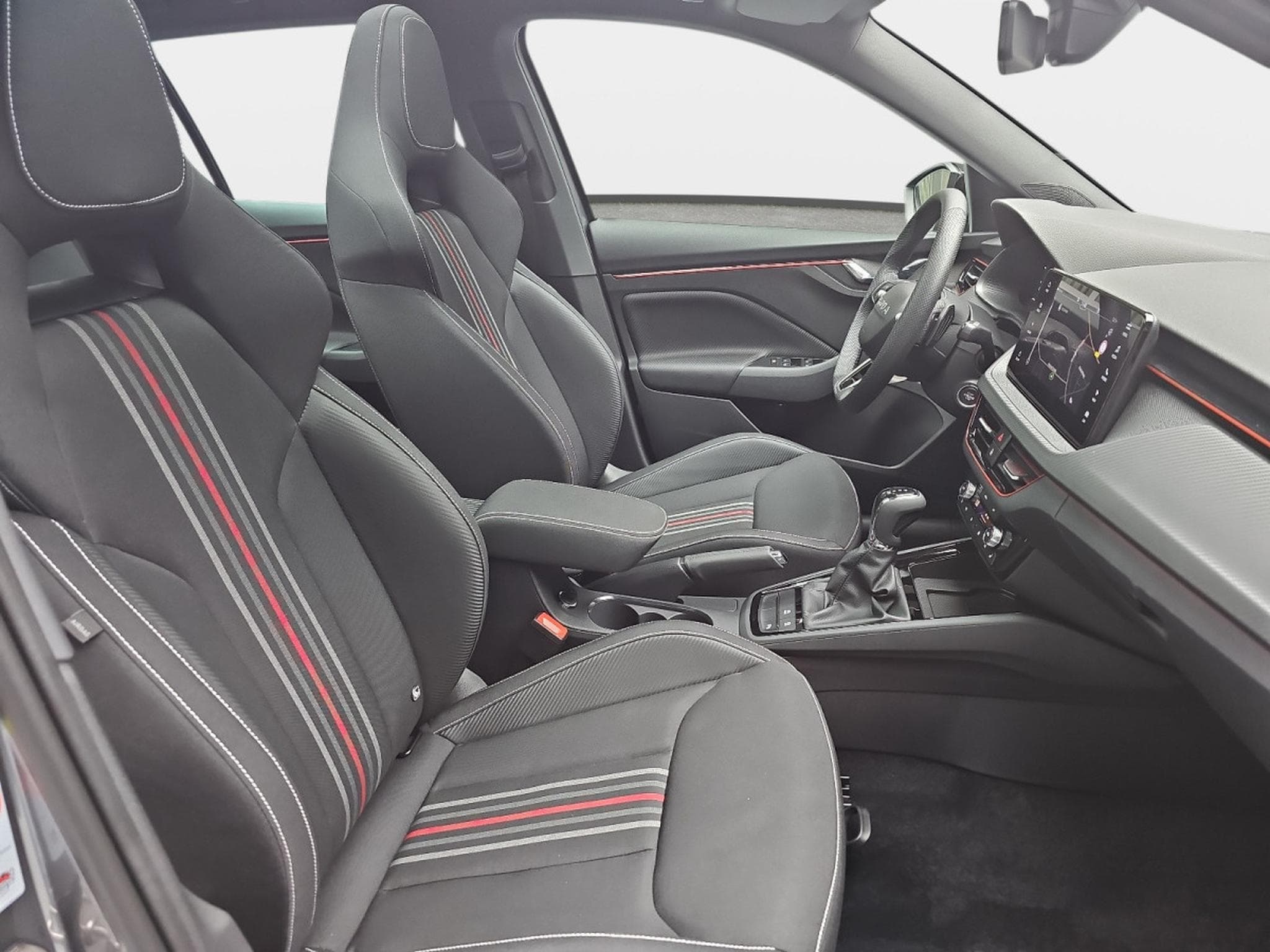 Skoda Kamiq 1.5 TSi 150 DSG Monte Carlo (2025) - Foto 14