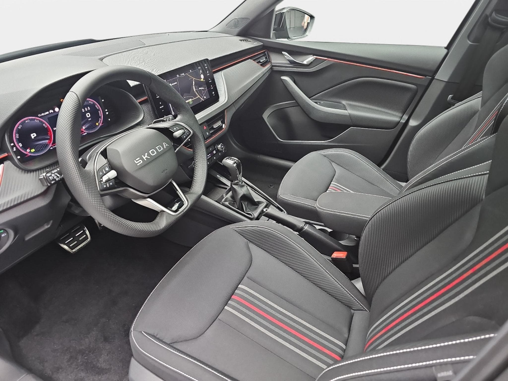 Skoda Kamiq 1.5 TSi 150 DSG Monte Carlo (2025) - Foto 17