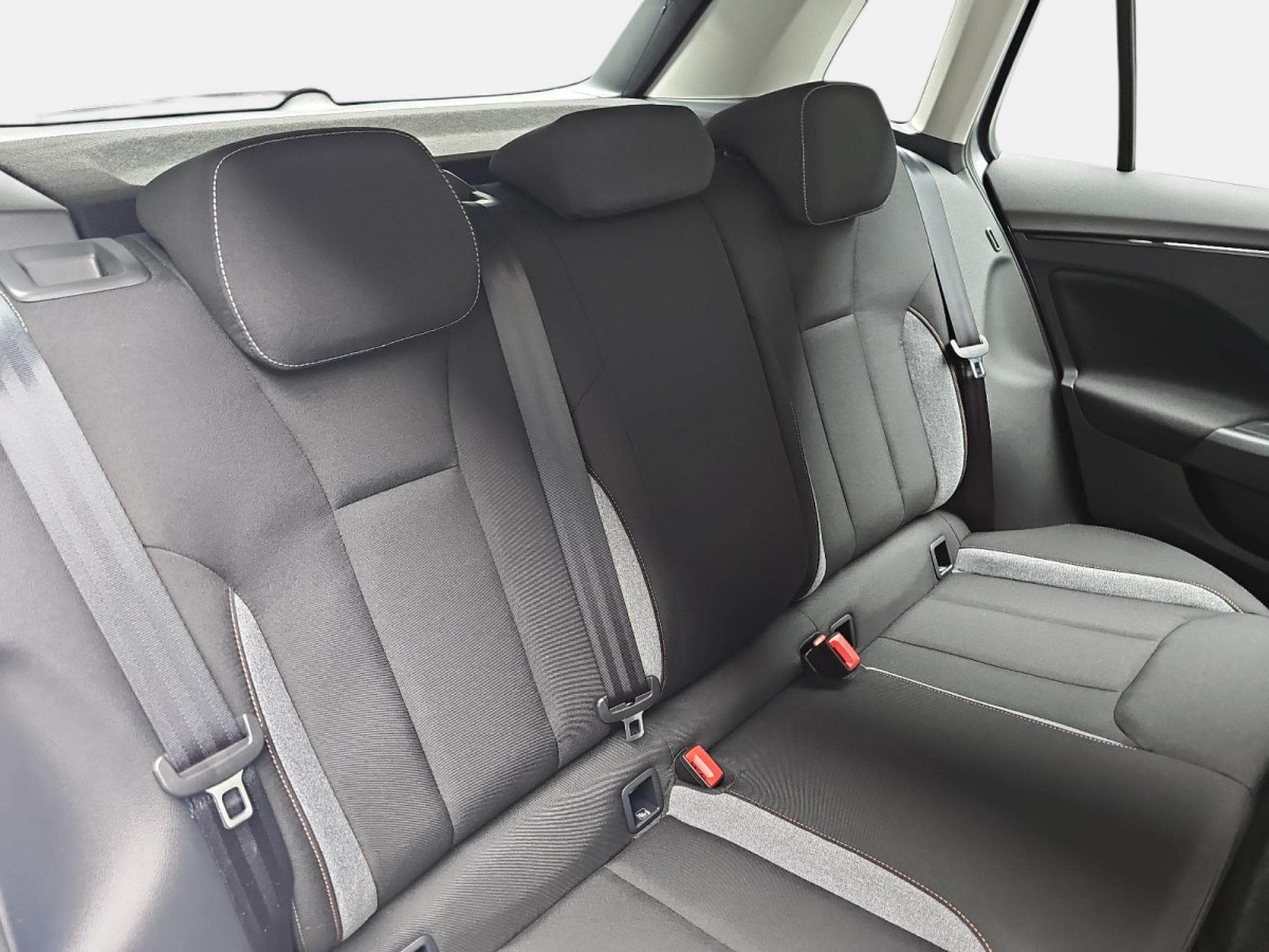 Skoda Kamiq 1.0 TSi 116 DSG 130 Year (2025) - Foto 16