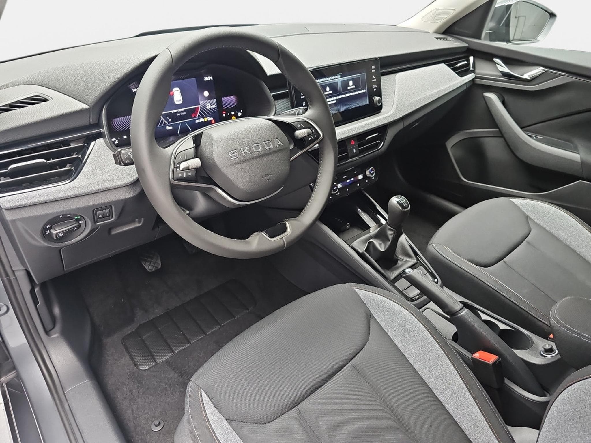 Skoda Kamiq 1.0 TSi 116 DSG 130 Year (2025) - Foto 17