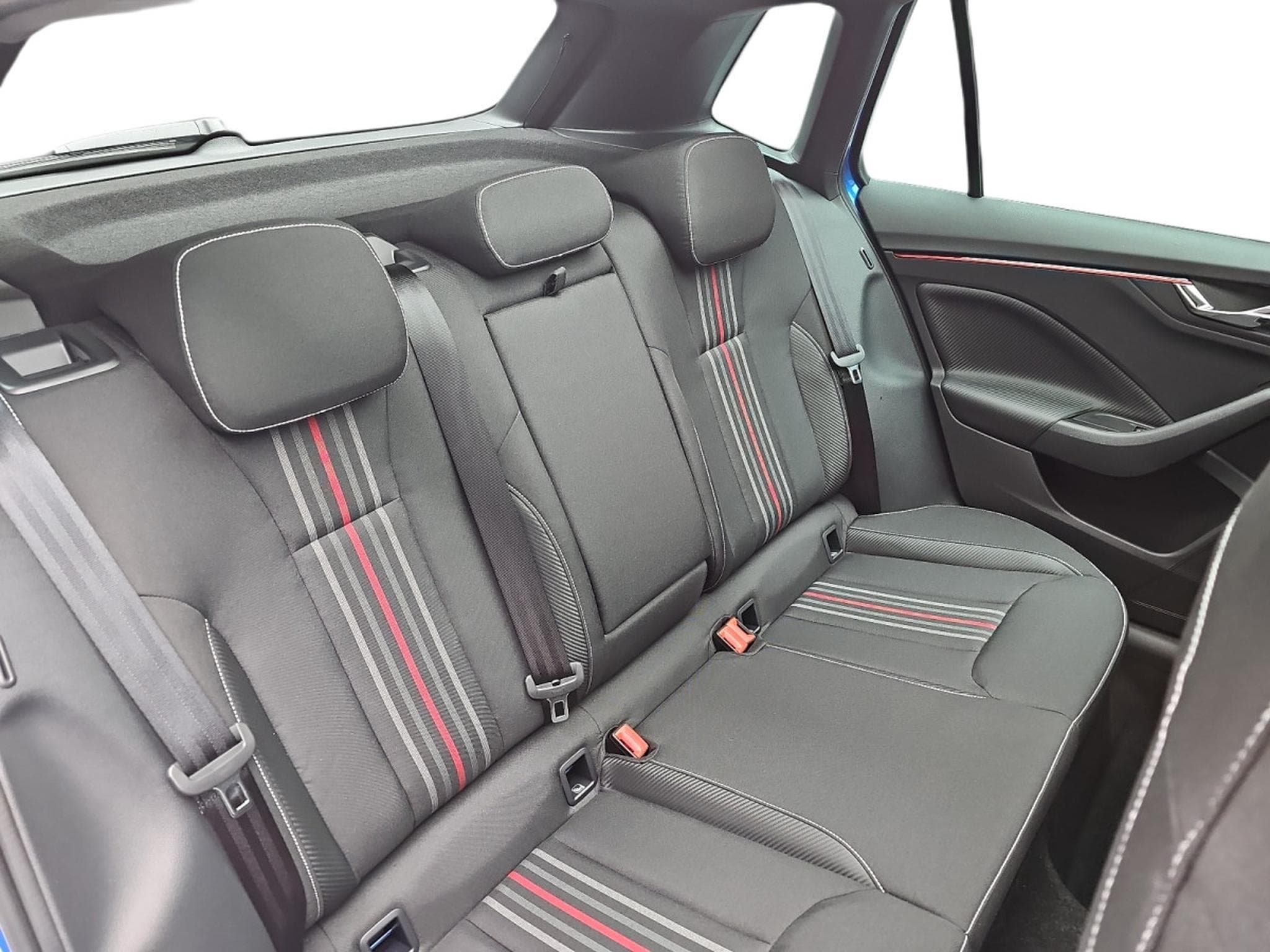 Skoda Kamiq 1.5 TSi 150 DSG Monte Carlo (2026) - Foto 18