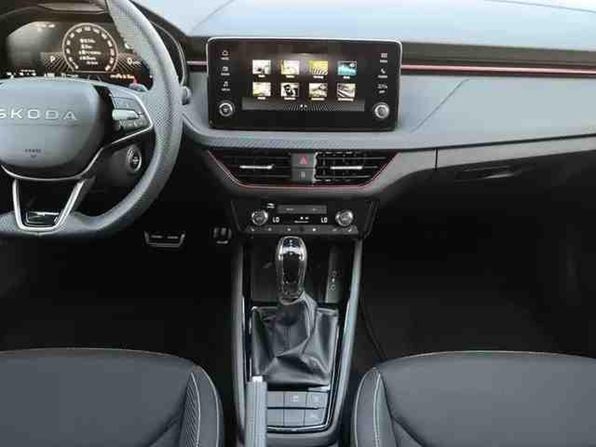 Skoda Kamiq 1.5 TSi 150 DSG Monte Carlo (2026) - Foto 11