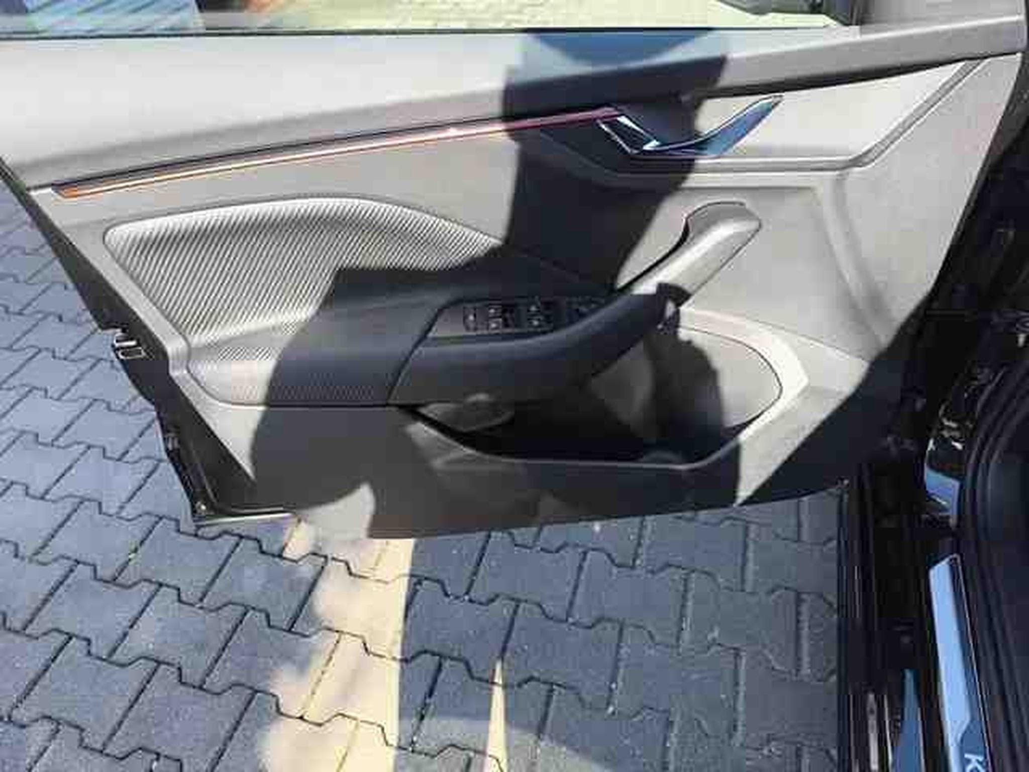 Skoda Kamiq 1.5 TSi 150 DSG Monte Carlo (2026) - Foto 15