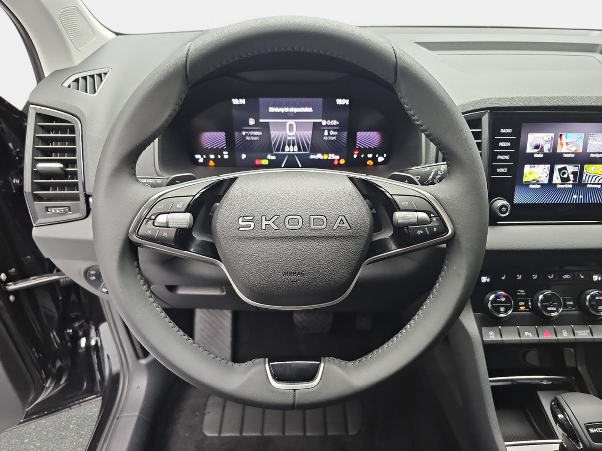 Skoda Karoq 1.5 TSi DSG 150 130 Anniversary (2025) - Foto 13