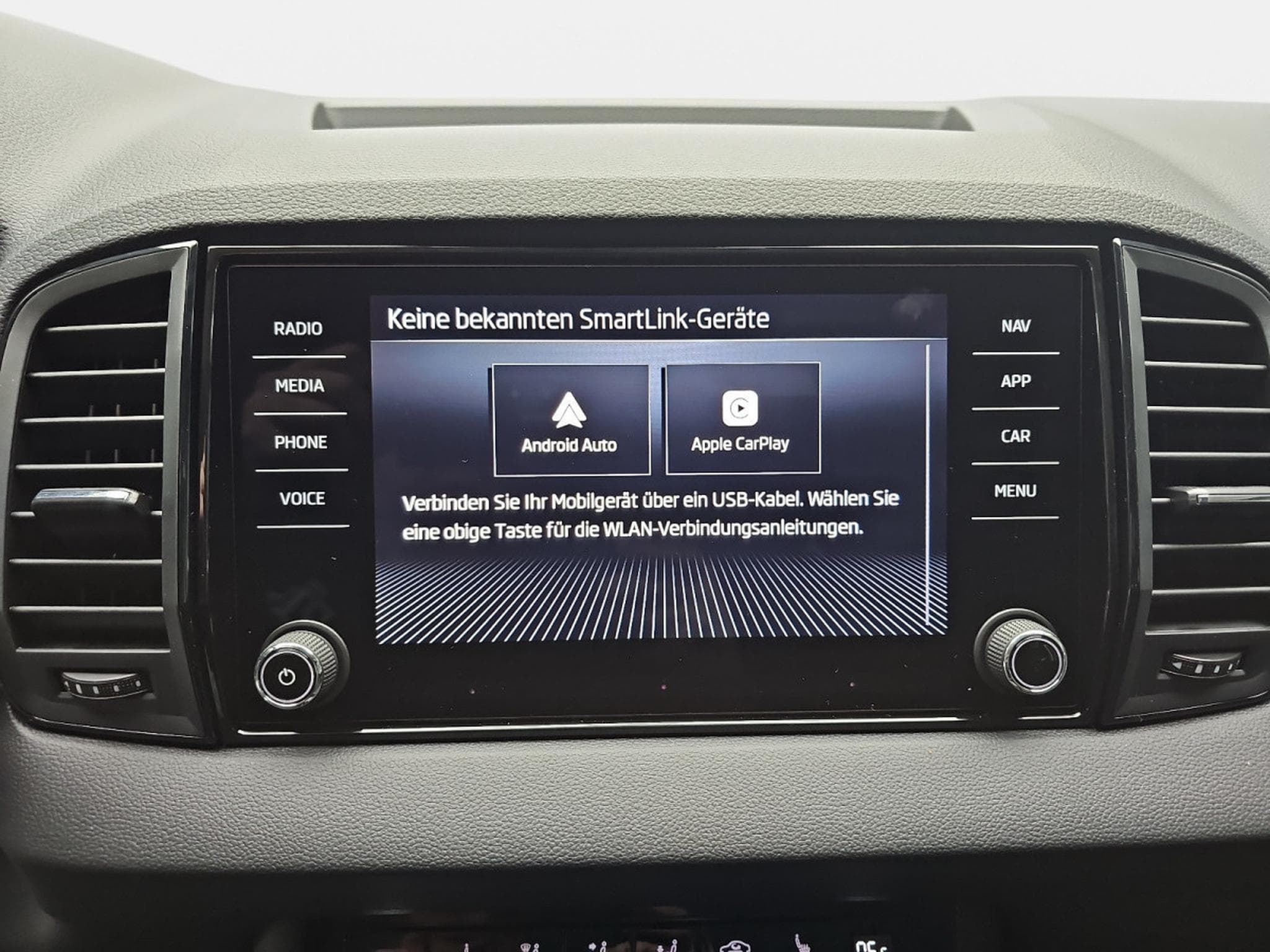 Skoda Karoq 1.5 TSi DSG 150 130 Anniversary (2025) - Foto 9