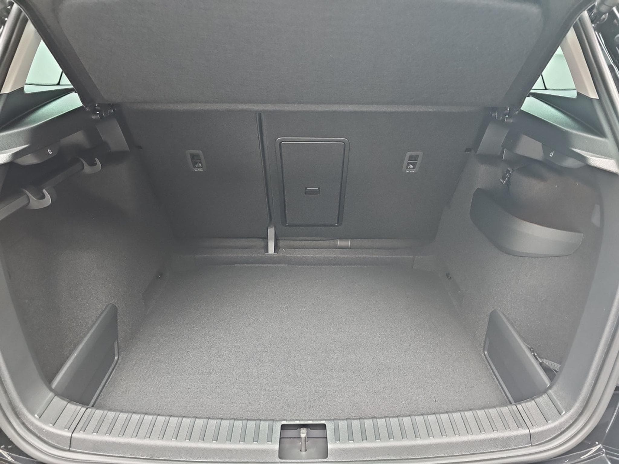 Skoda Karoq 1.5 TSi DSG 150 130 Anniversary (2026) - Foto 14