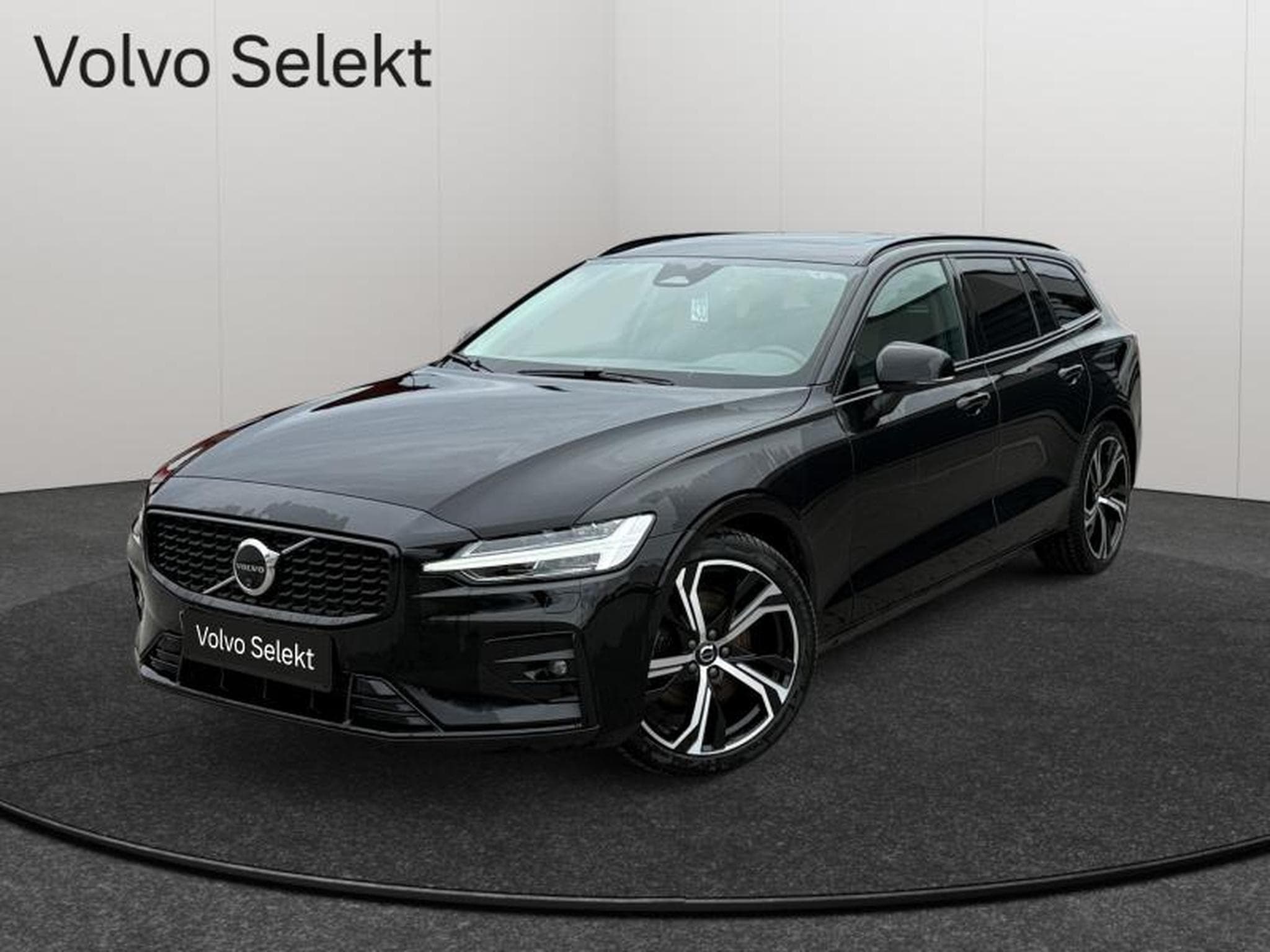 Volvo V60 B4 Plus Dark / Essence (2025) - Foto 1