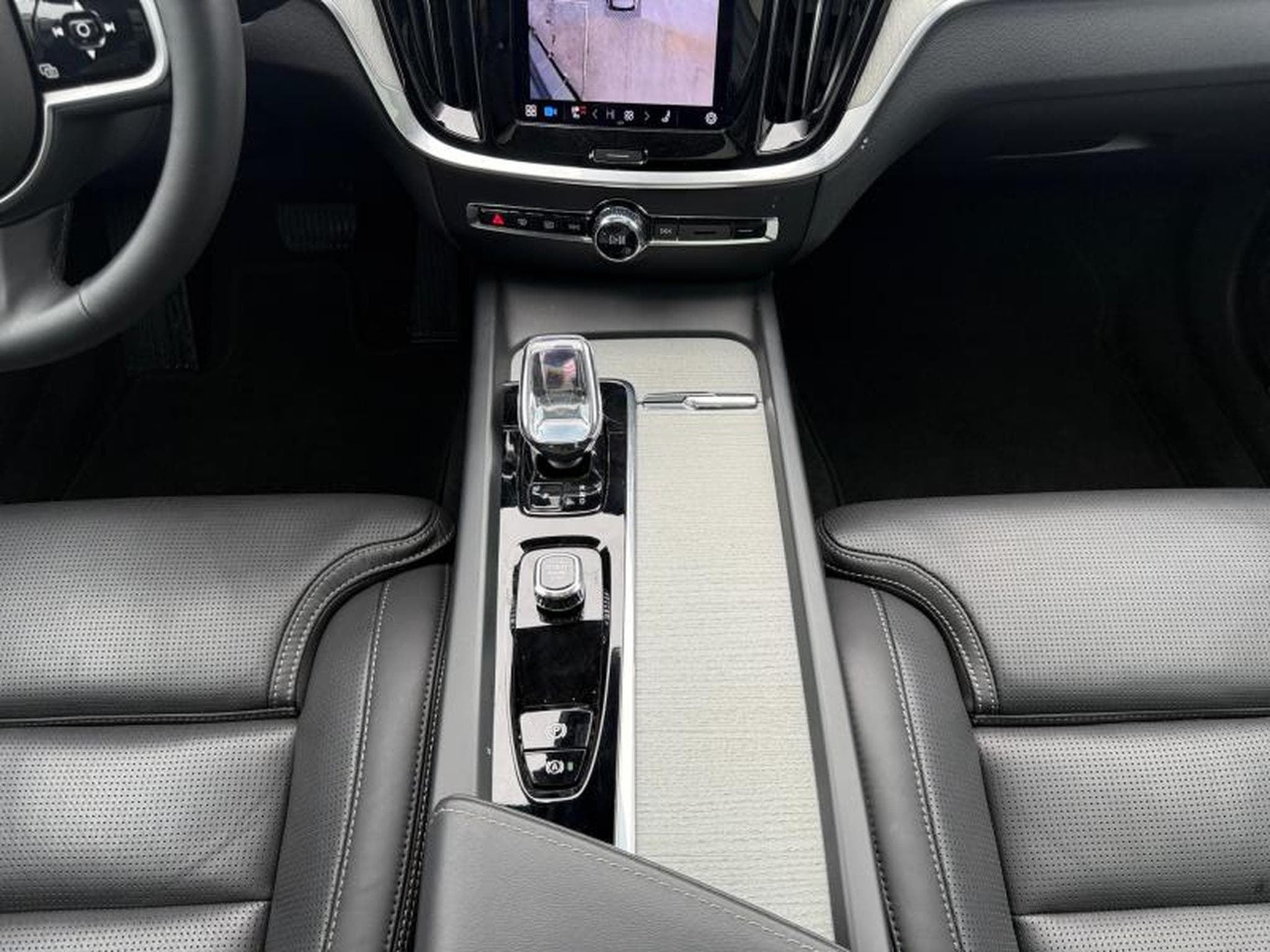 Volvo V60 B4 Plus Dark / Essence (2025) - Foto 11