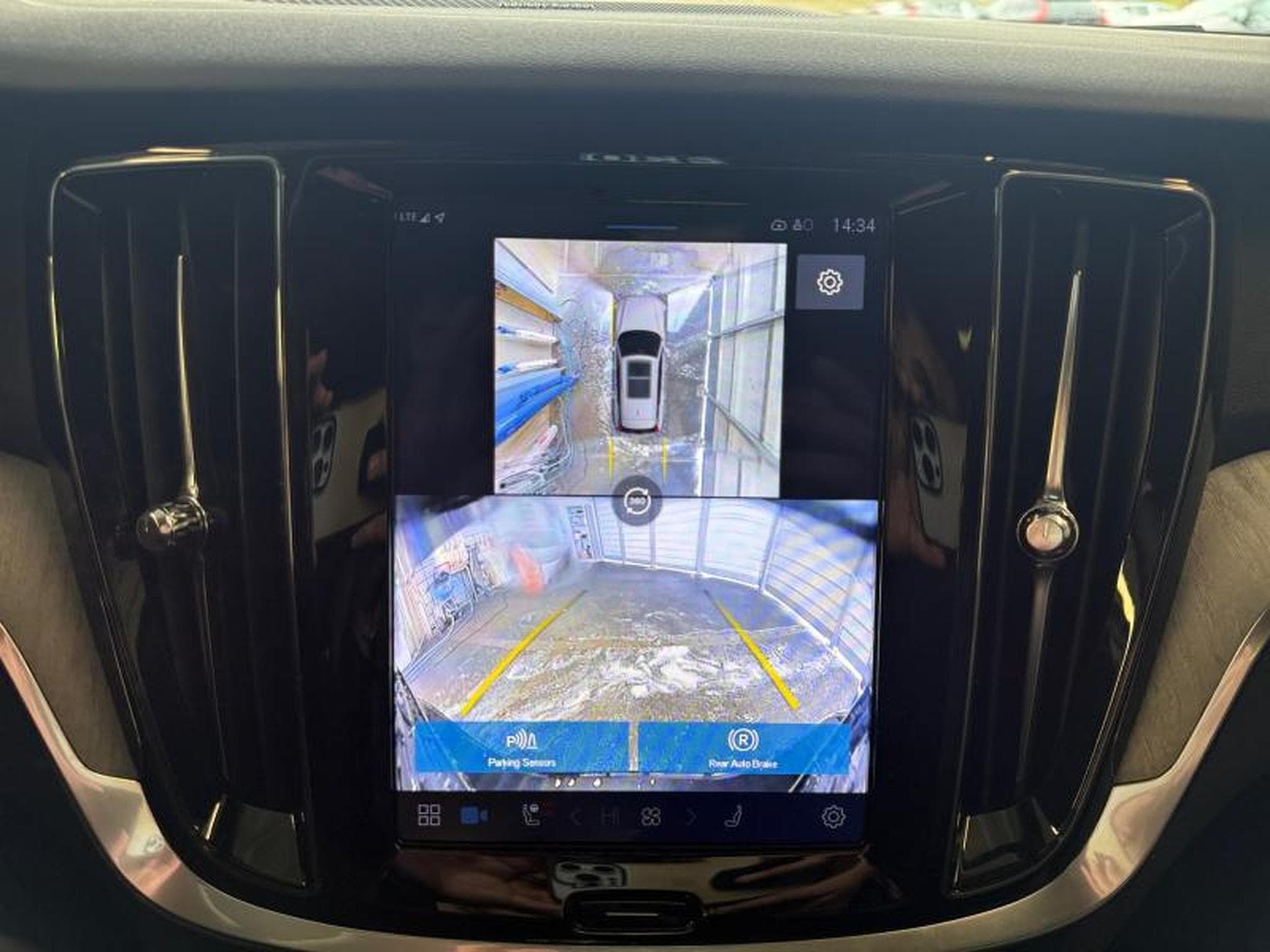 Volvo V60 B4 Plus Dark / Essence (2025) - Foto 17